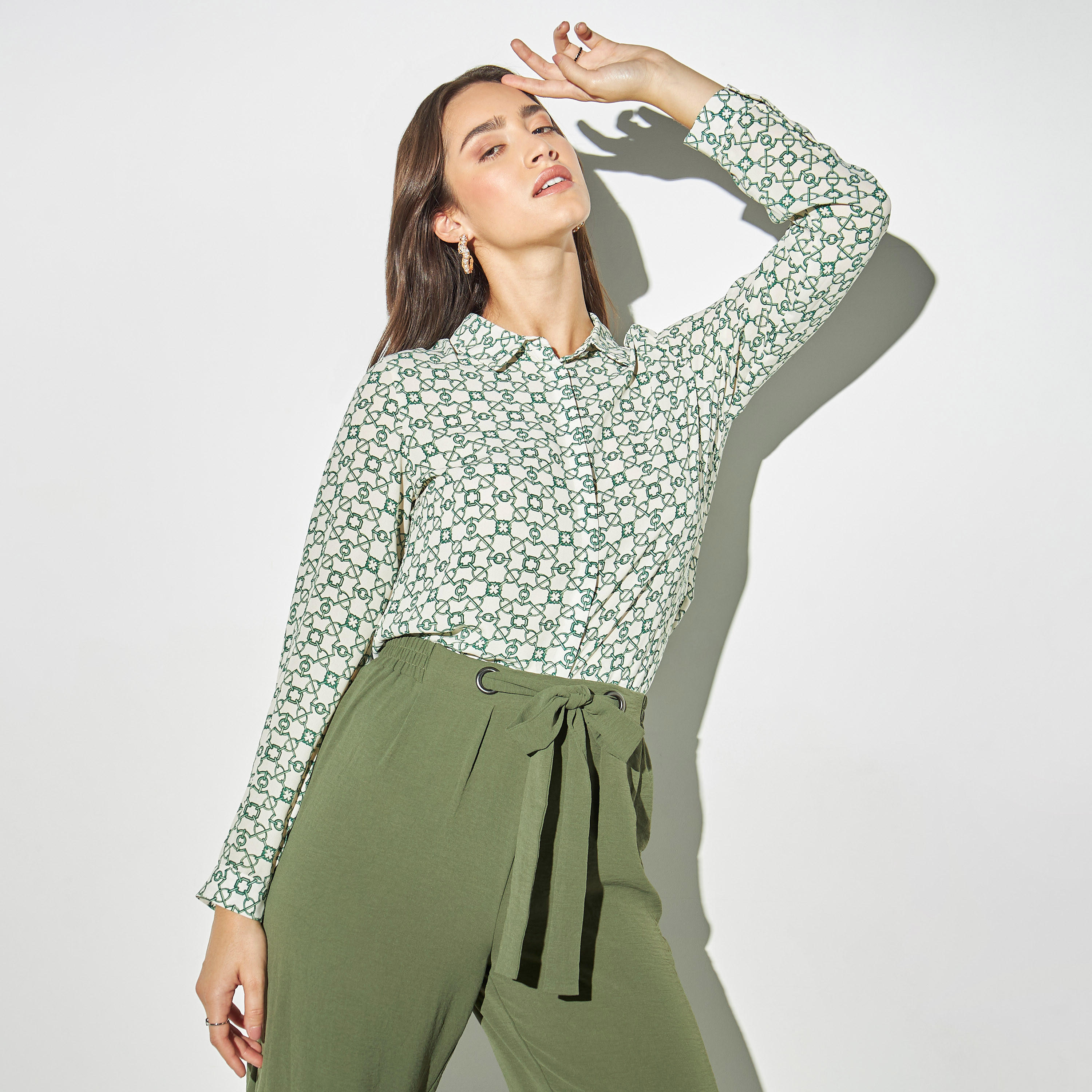 قميص بأكمام طويلة وتفاصيل ميتاليك وطبعات-women-clothing-shirtsandblouses-shirts-image-1