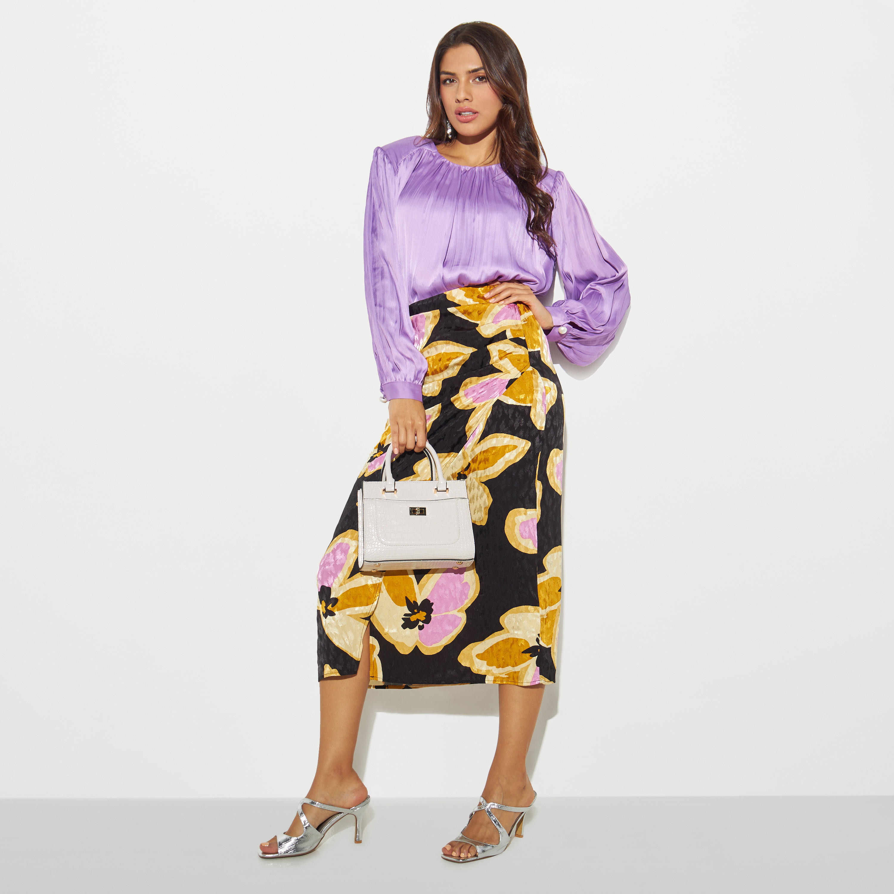 بلوزة بياقة ضيقة وأكمام منفوخة وتفاصيل كسرات-women-clothing-shirtsandblouses-blouses-image-2