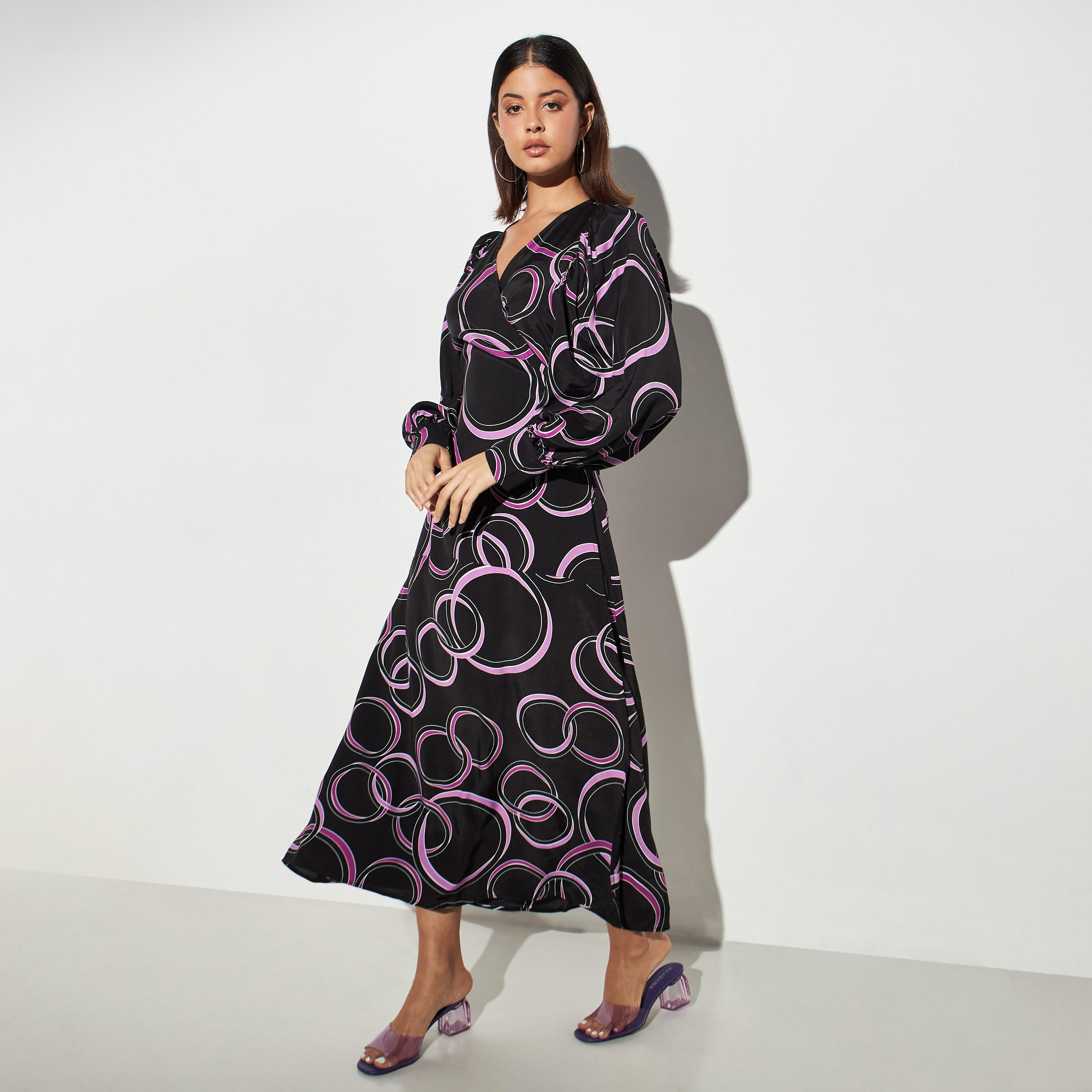 فستان ميدي بياقة V وأكمام منفوخة وطبعات أزهار-women-clothing-dresses-image-2