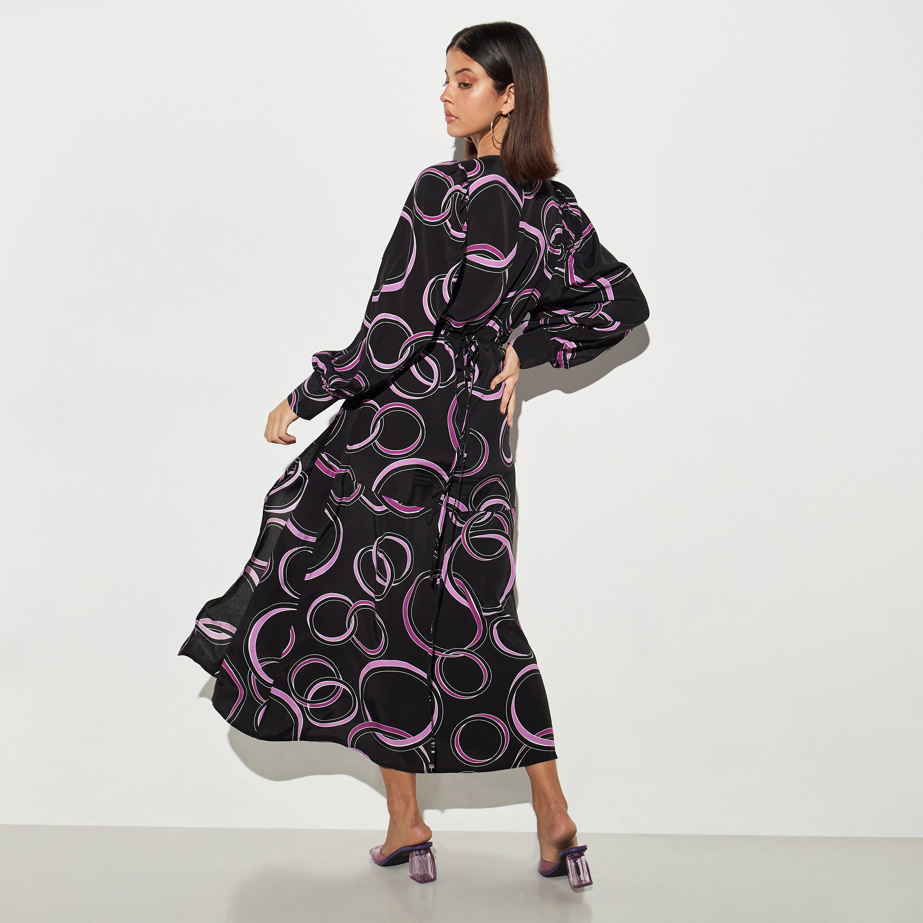 فستان ميدي بياقة V وأكمام منفوخة وطبعات أزهار-women-clothing-dresses-image-3
