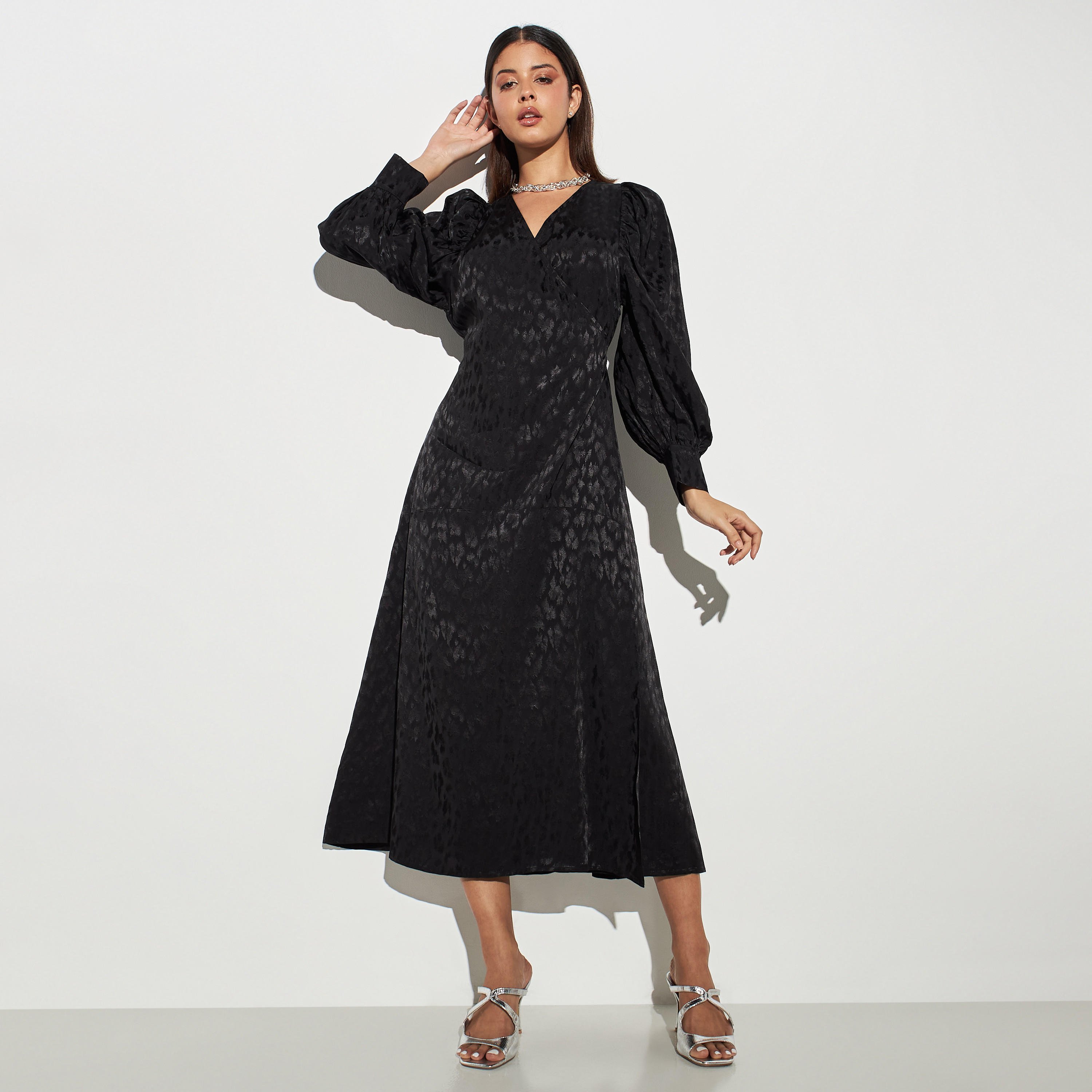 فستان ميدي بياقة v وأكمام طويلة وطبعات حيوانات-women-clothing-dresses-image-1