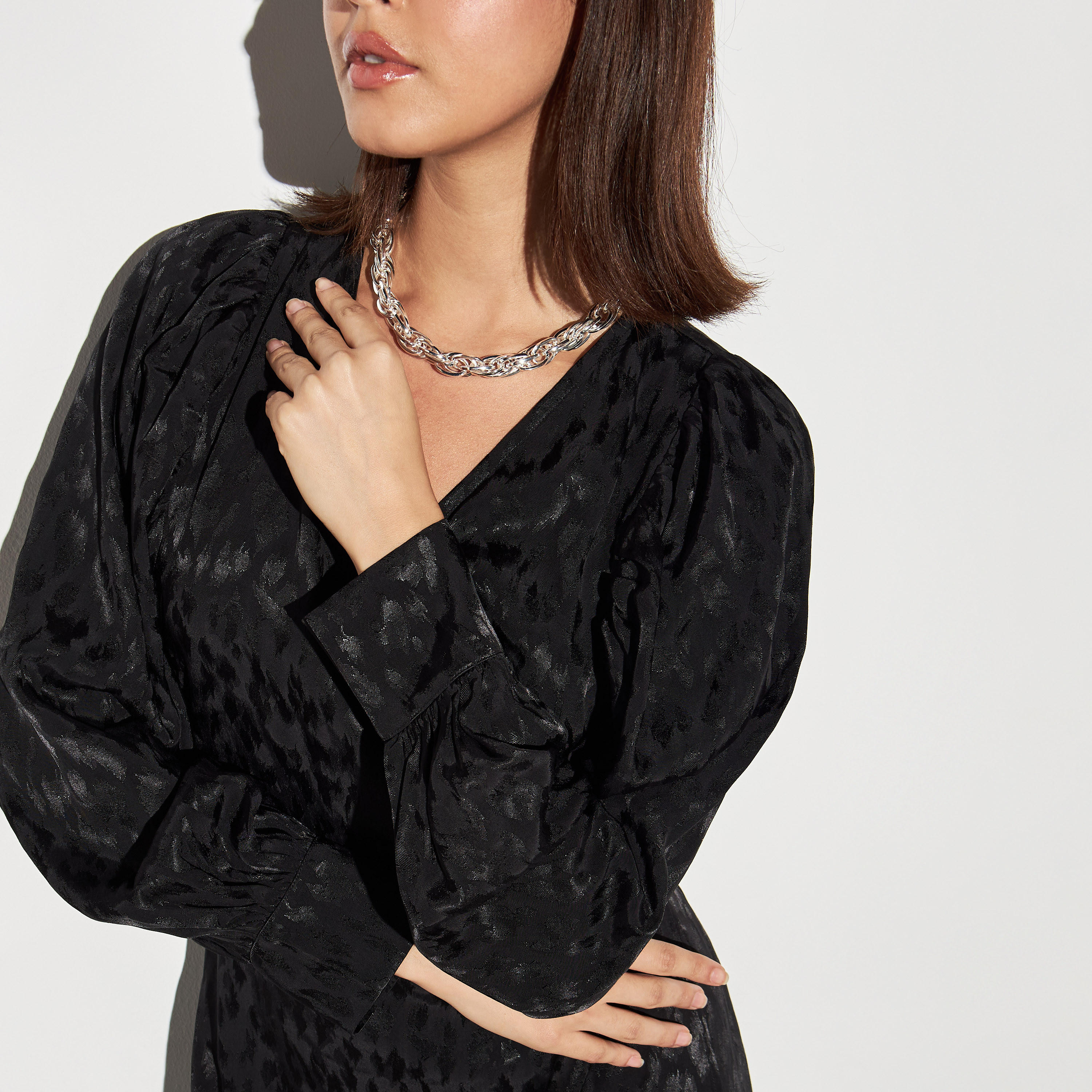 فستان ميدي بياقة v وأكمام طويلة وطبعات حيوانات-women-clothing-dresses-image-3
