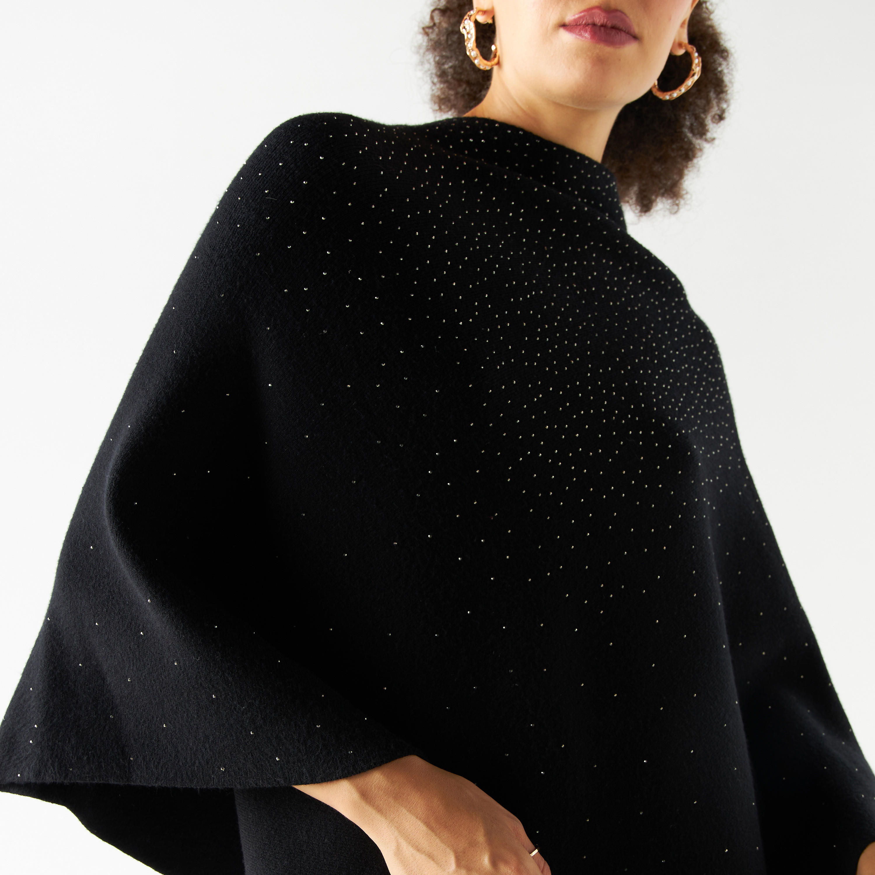 معطف بونشو مزيّن بياقة عالية-women-winterwear-cardigansandjumpers-cardigans-image-1