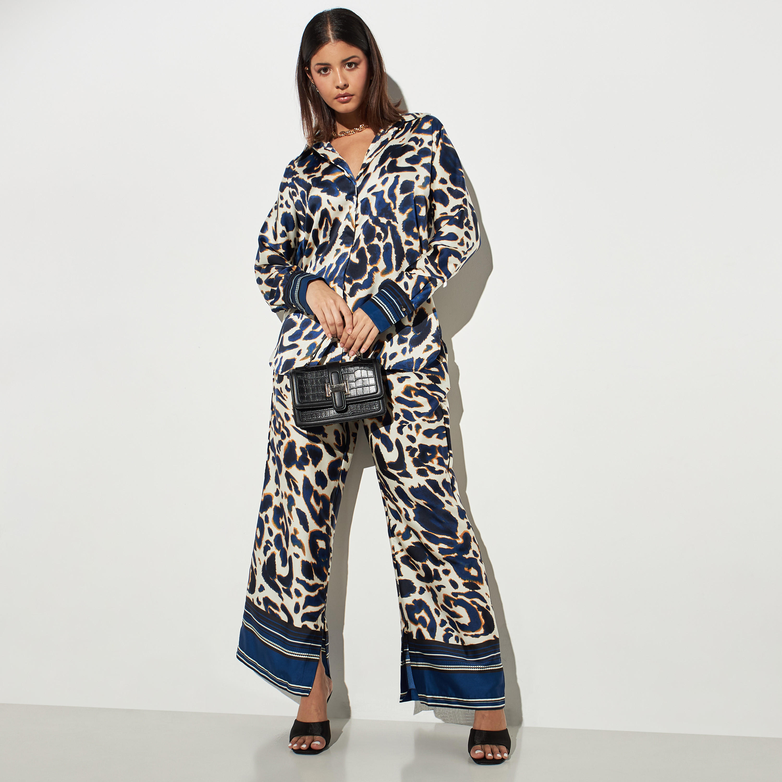 جاكيت بأكمام طويلة وطبعات حيوانات-women-clothing-shirtsandblouses-shirts-image-2