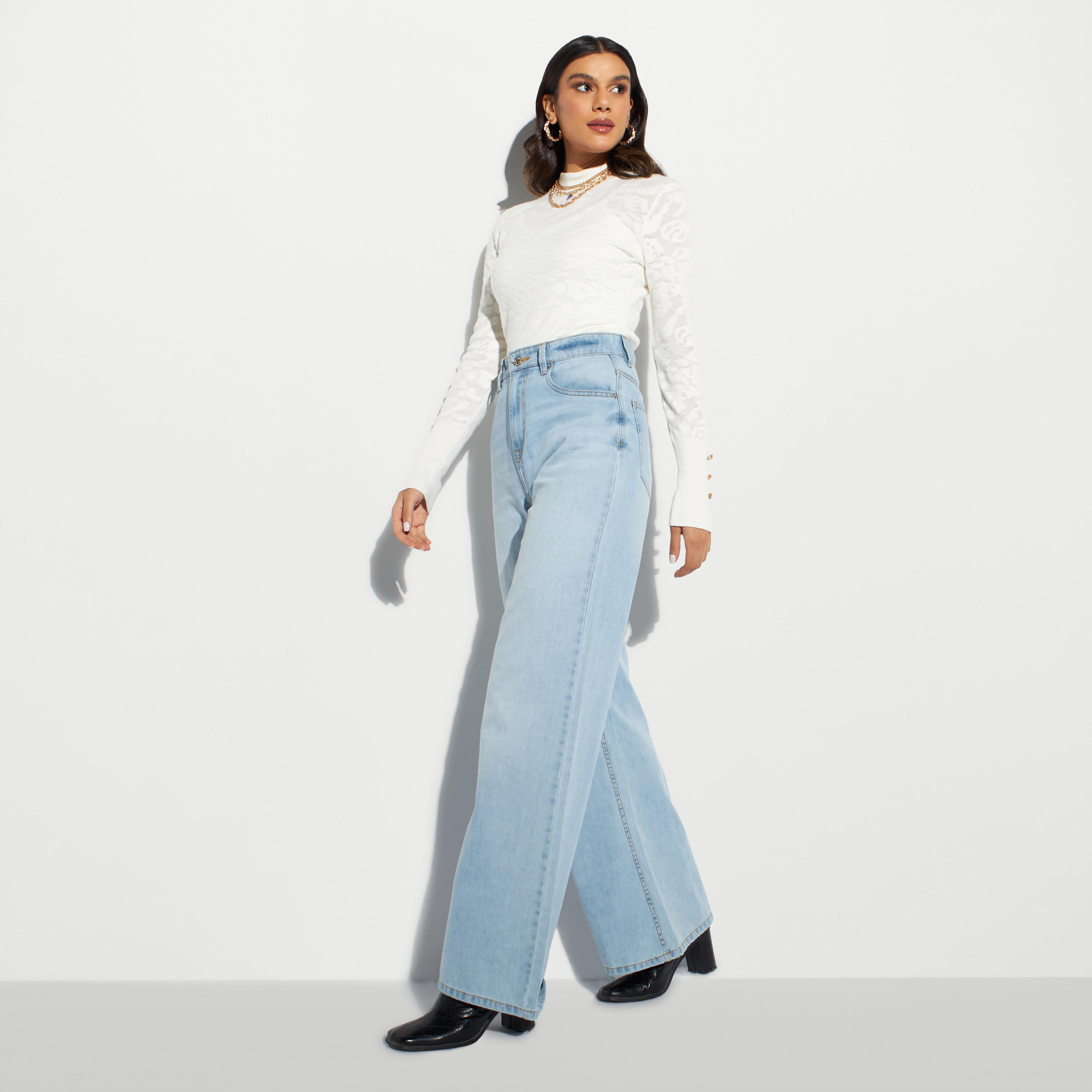 بلوزة بارزة الملمس بياقة عاليّة وأكمام طويلة-women-clothing-shirtsandblouses-blouses-image-2