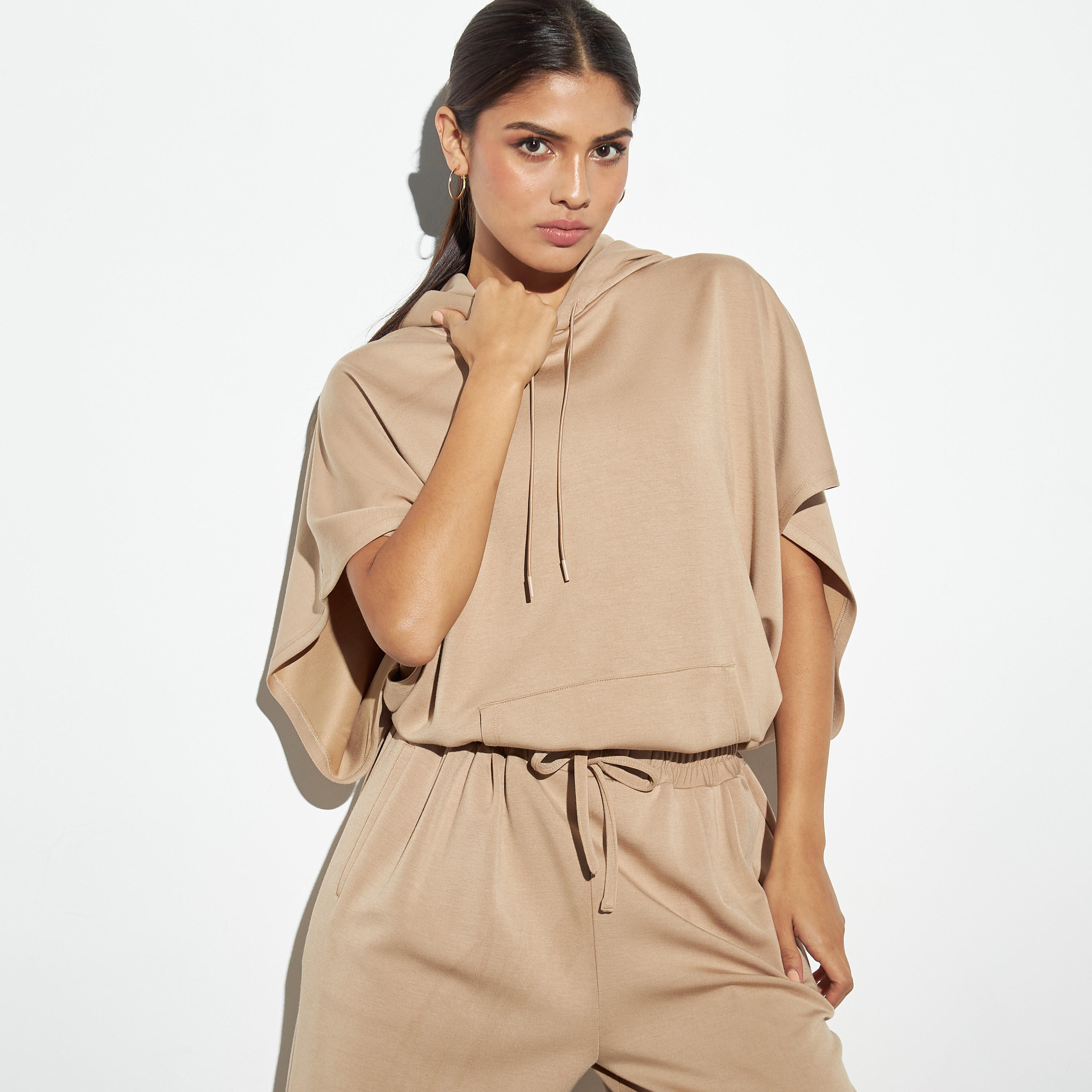 هودي سادة بجيب كنغر-women-winterwear-hoodiesandsweatshirts-hoodies-image-4