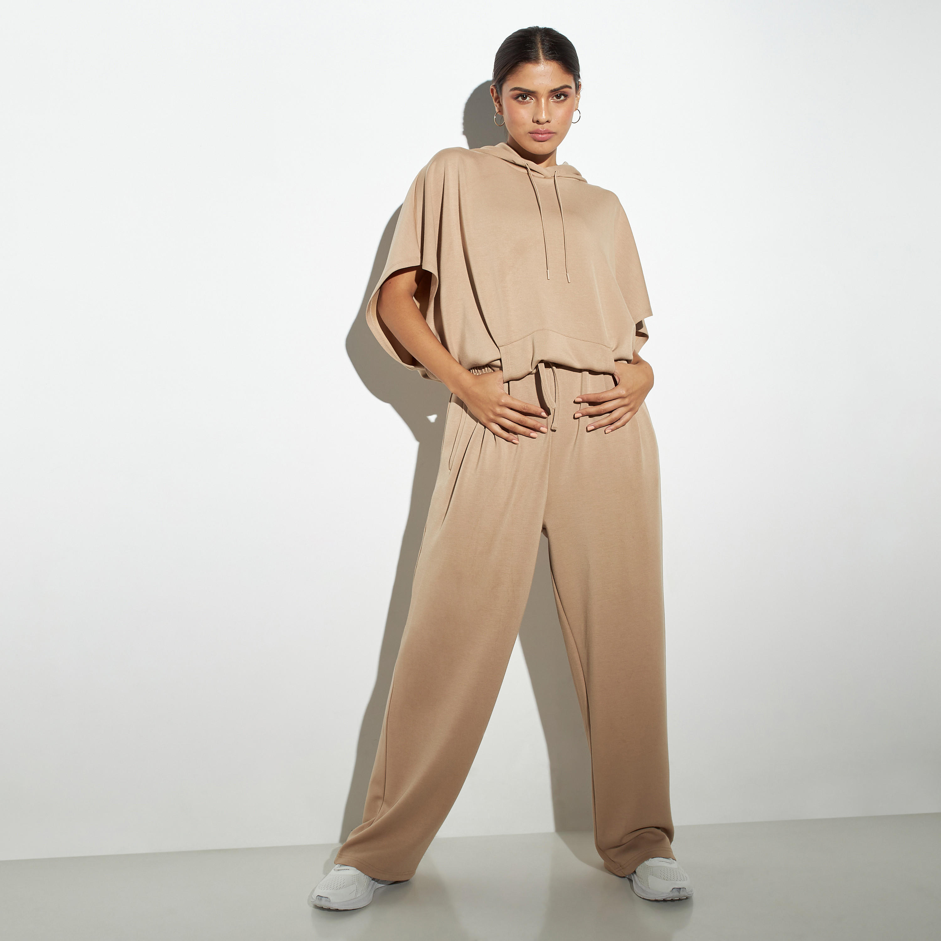 هودي سادة بجيب كنغر-women-winterwear-hoodiesandsweatshirts-hoodies-image-3