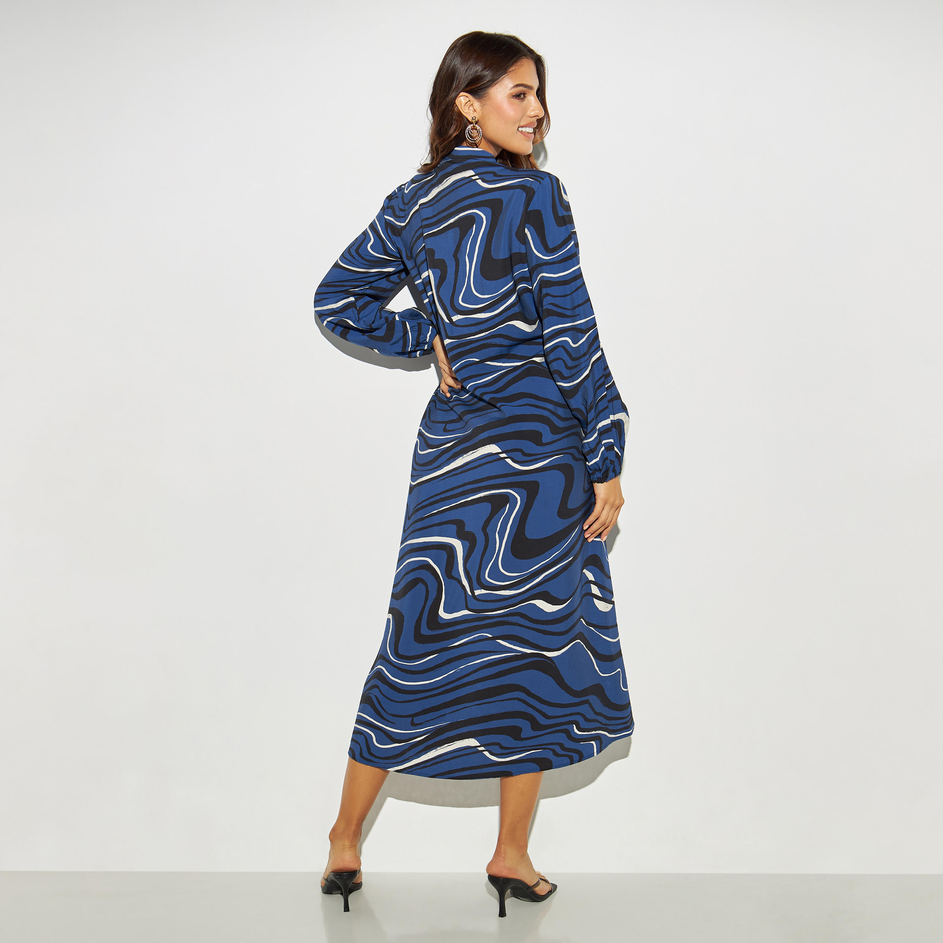 فستان قميص بياقة شريطية وتفاصيل رباط وطبعات-women-clothing-dresses-image-3