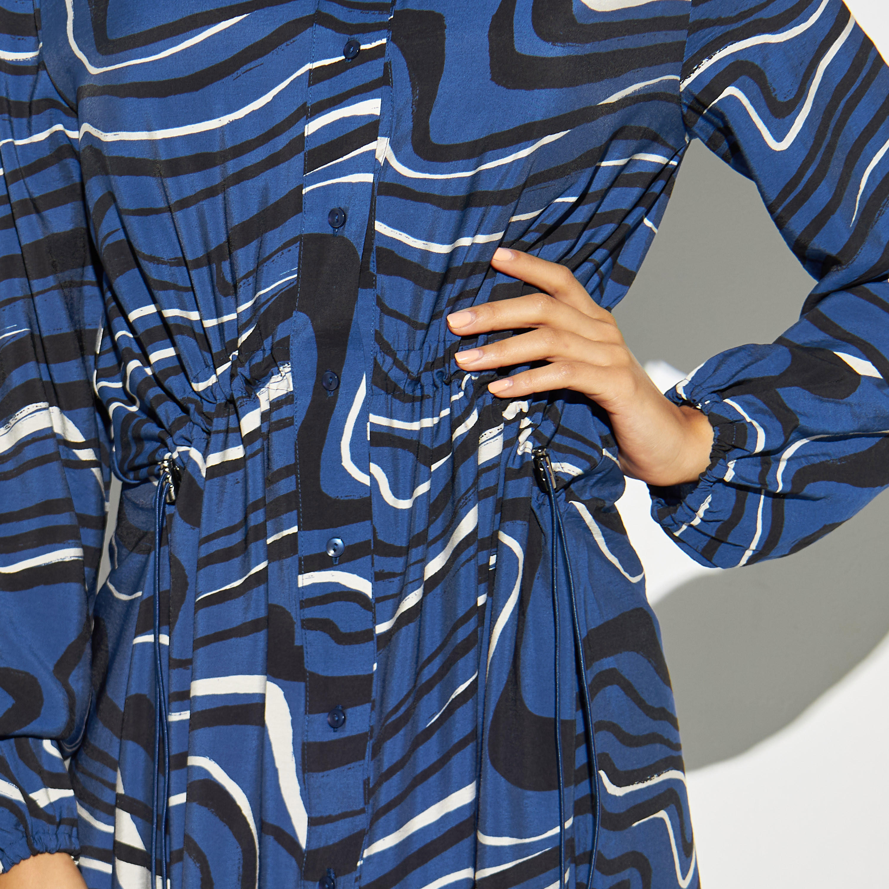 فستان قميص بياقة شريطية وتفاصيل رباط وطبعات-women-clothing-dresses-image-4