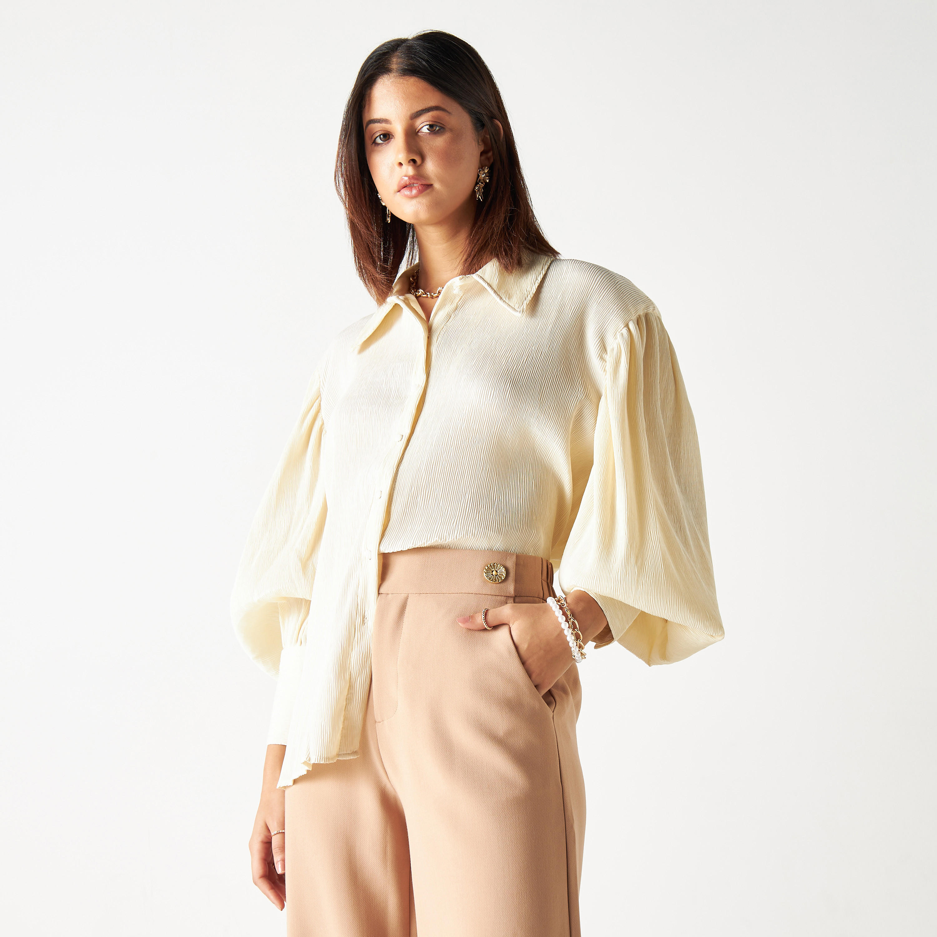 قميص بارز الملمس بأكمام بيشوب-women-clothing-shirtsandblouses-shirts-image-1