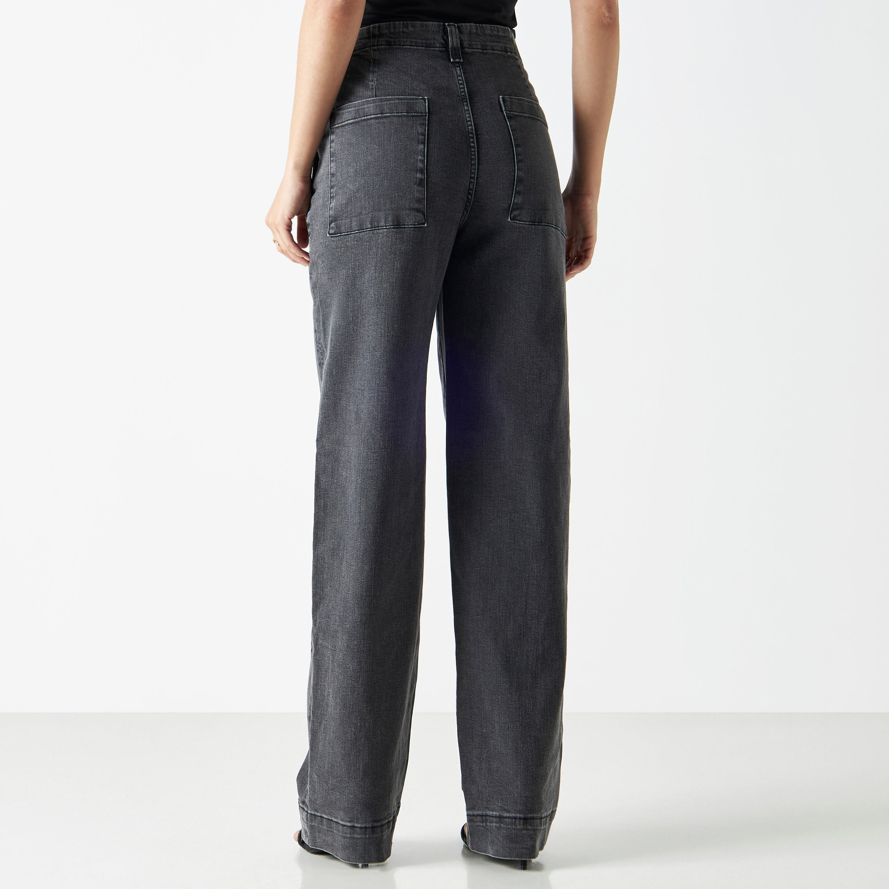 بنطلون جينز واسع الساقين بجيوب-women-clothing-bottoms-jeans-image-2