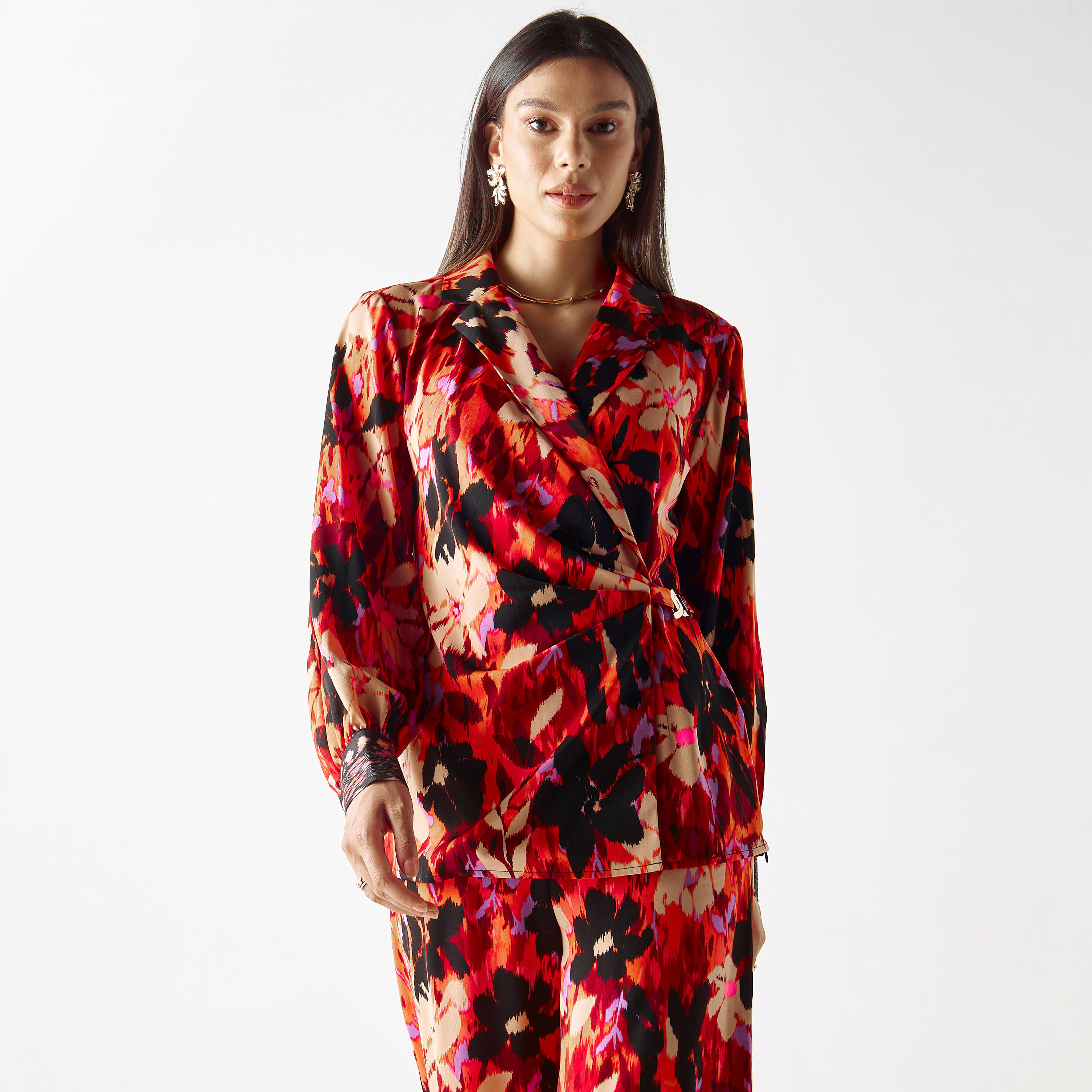 كيمونو ملفوف بطبعات زهور وحزام خصر بإبزيم-women-clothing-shirtsandblouses-blouses-image-1