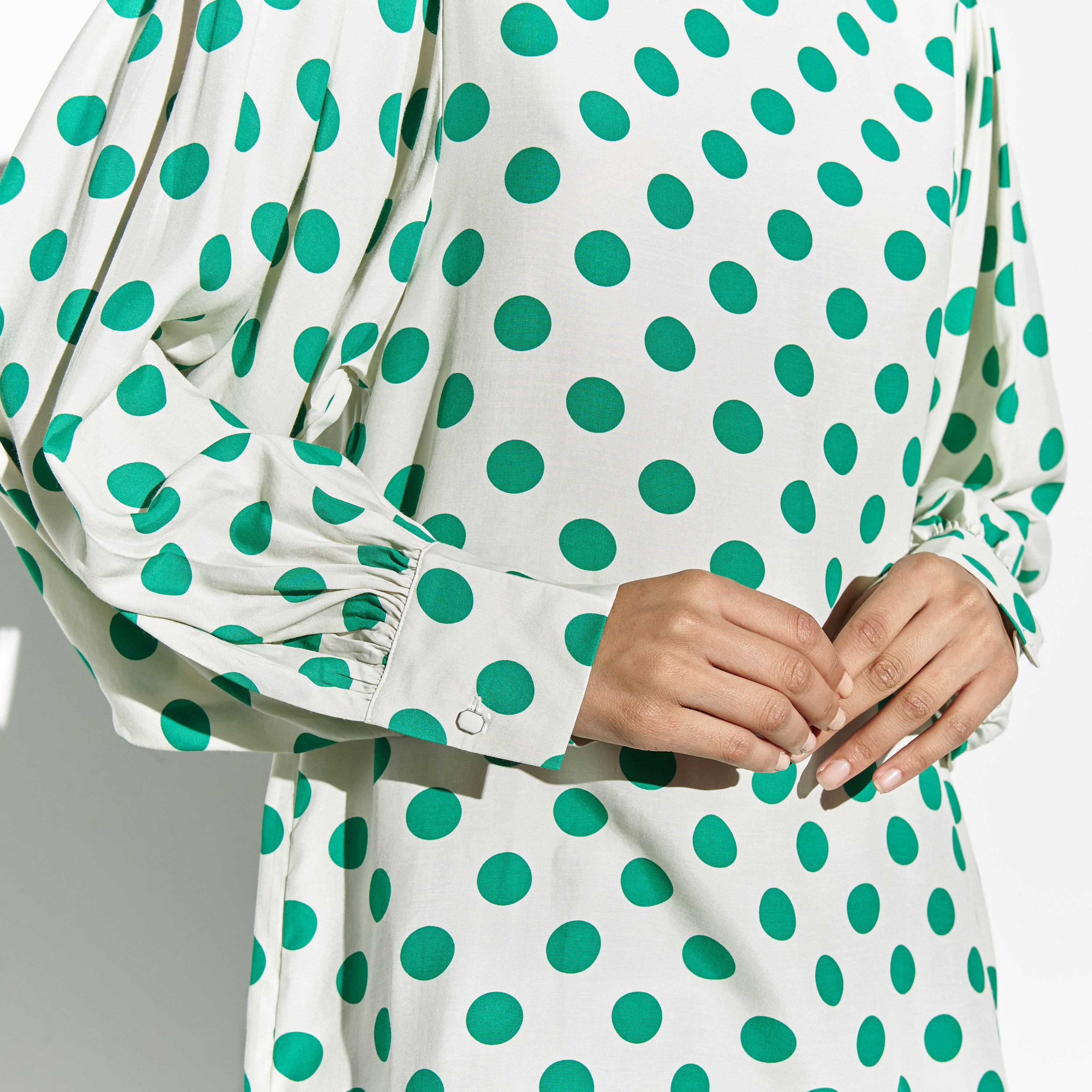 بلوزة بأكمام منفوخة وطبعات منقّطة-women-clothing-shirtsandblouses-blouses-image-3