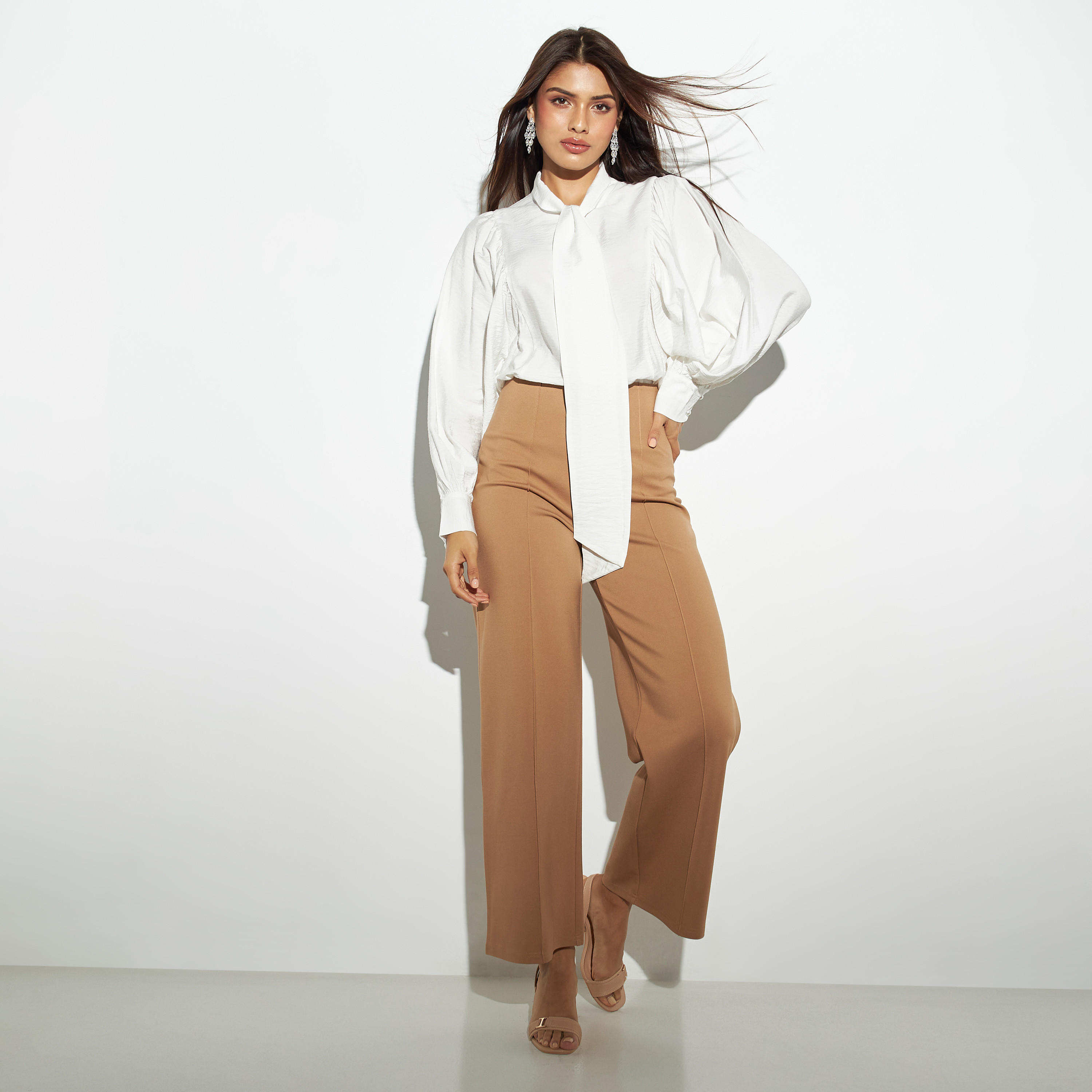 قميص بارز المملمس بأربطة ياقة وأكمام واسعة-women-clothing-shirtsandblouses-shirts-image-2