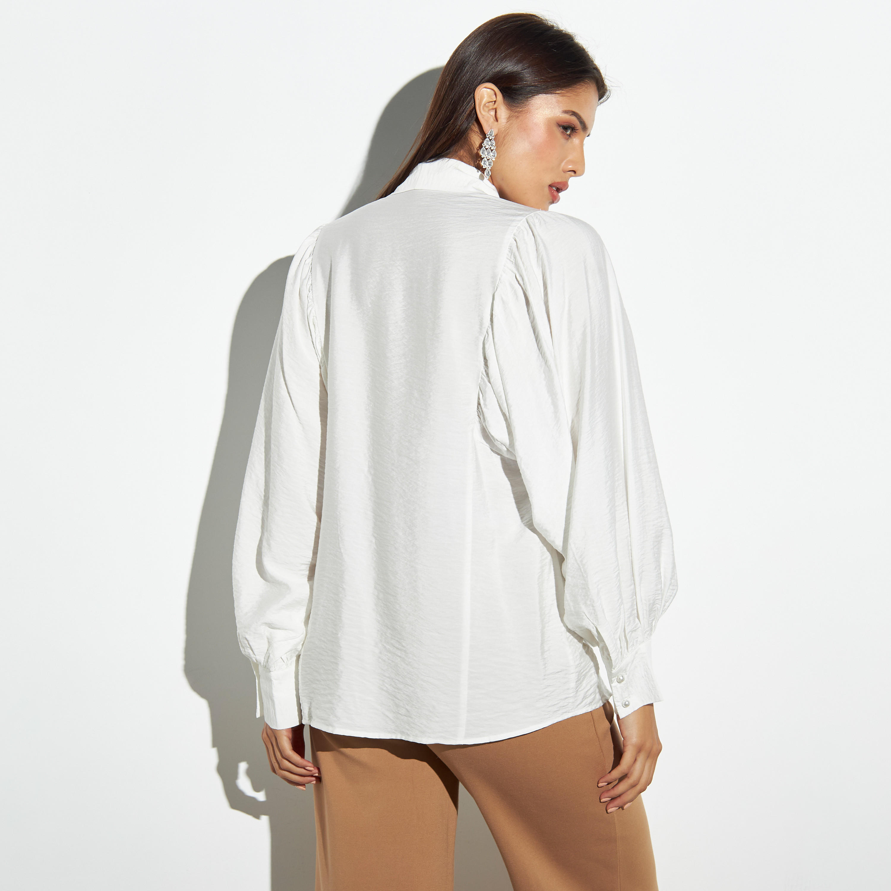 قميص بارز المملمس بأربطة ياقة وأكمام واسعة-women-clothing-shirtsandblouses-shirts-image-3