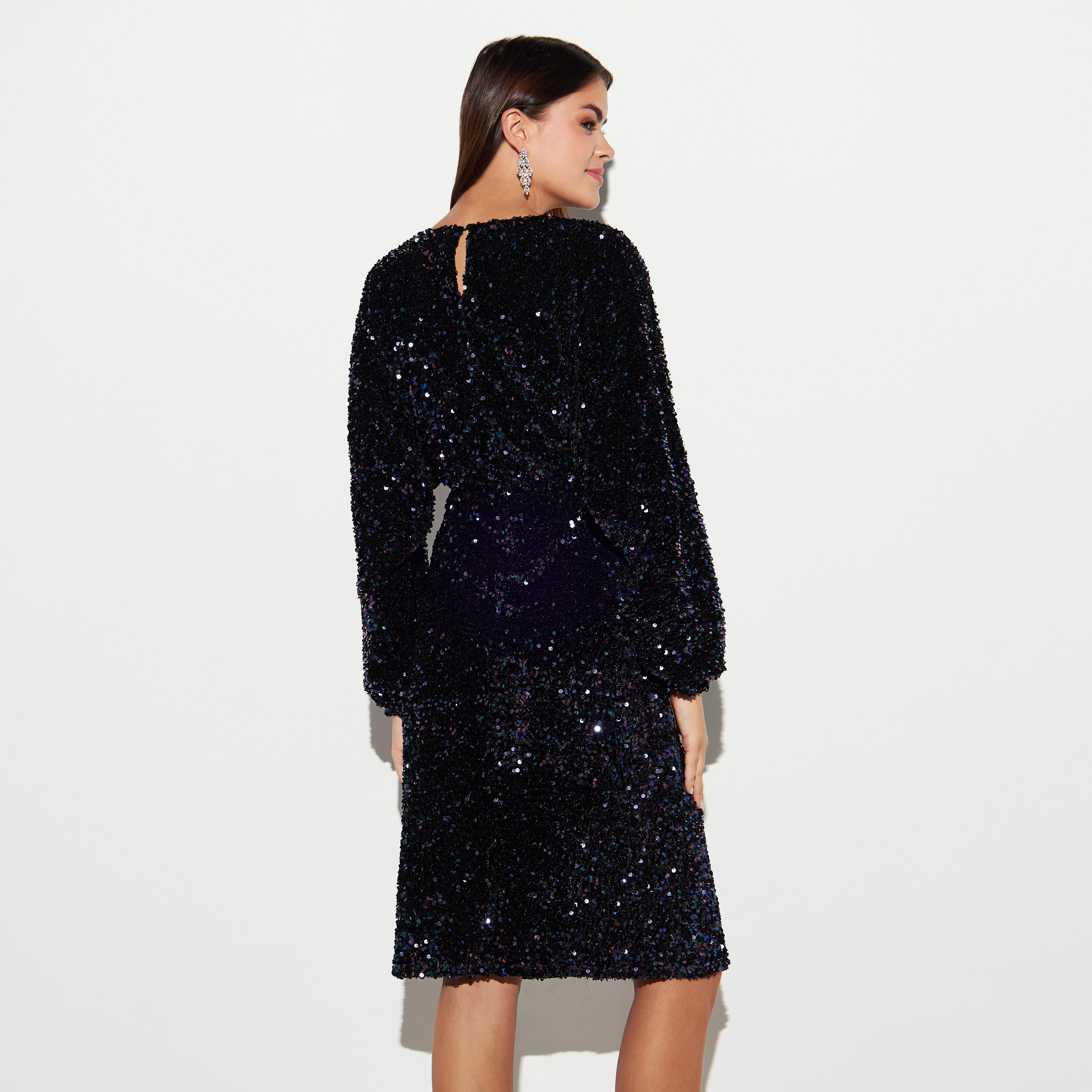 فستان ضيق مزين بالترتر مع ياقة V وأكمام واسعة-women-clothing-dresses-image-4