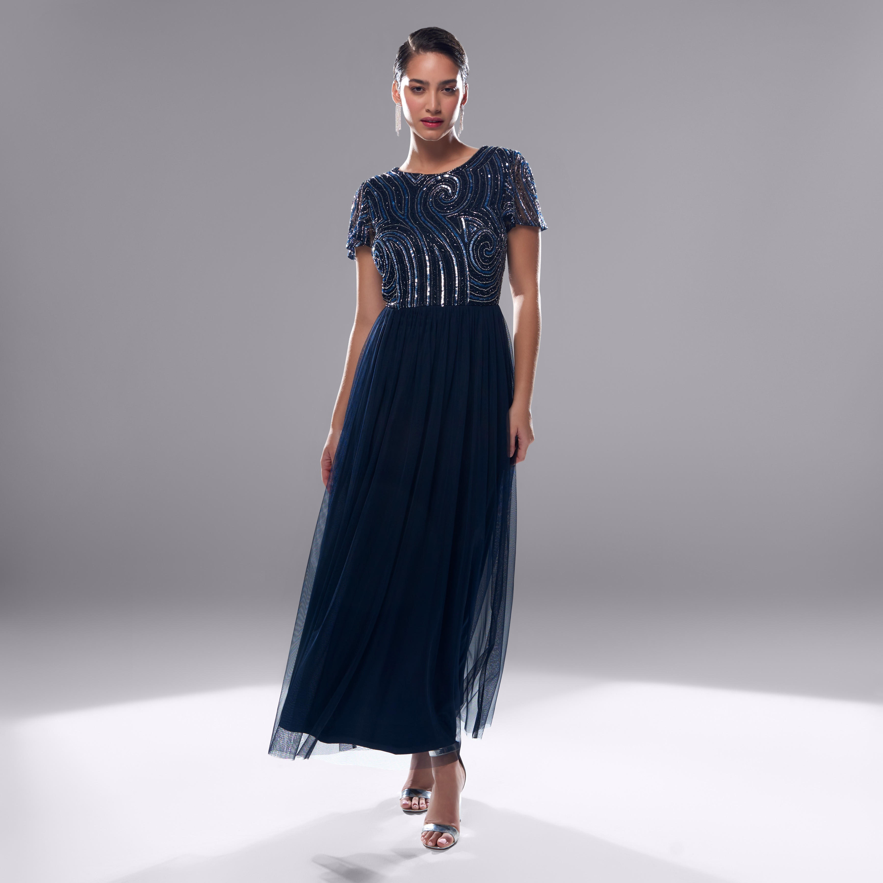 فستان طويل مزين بياقة مستديرة وأكمام قصيرة-women-clothing-dresses-image-1