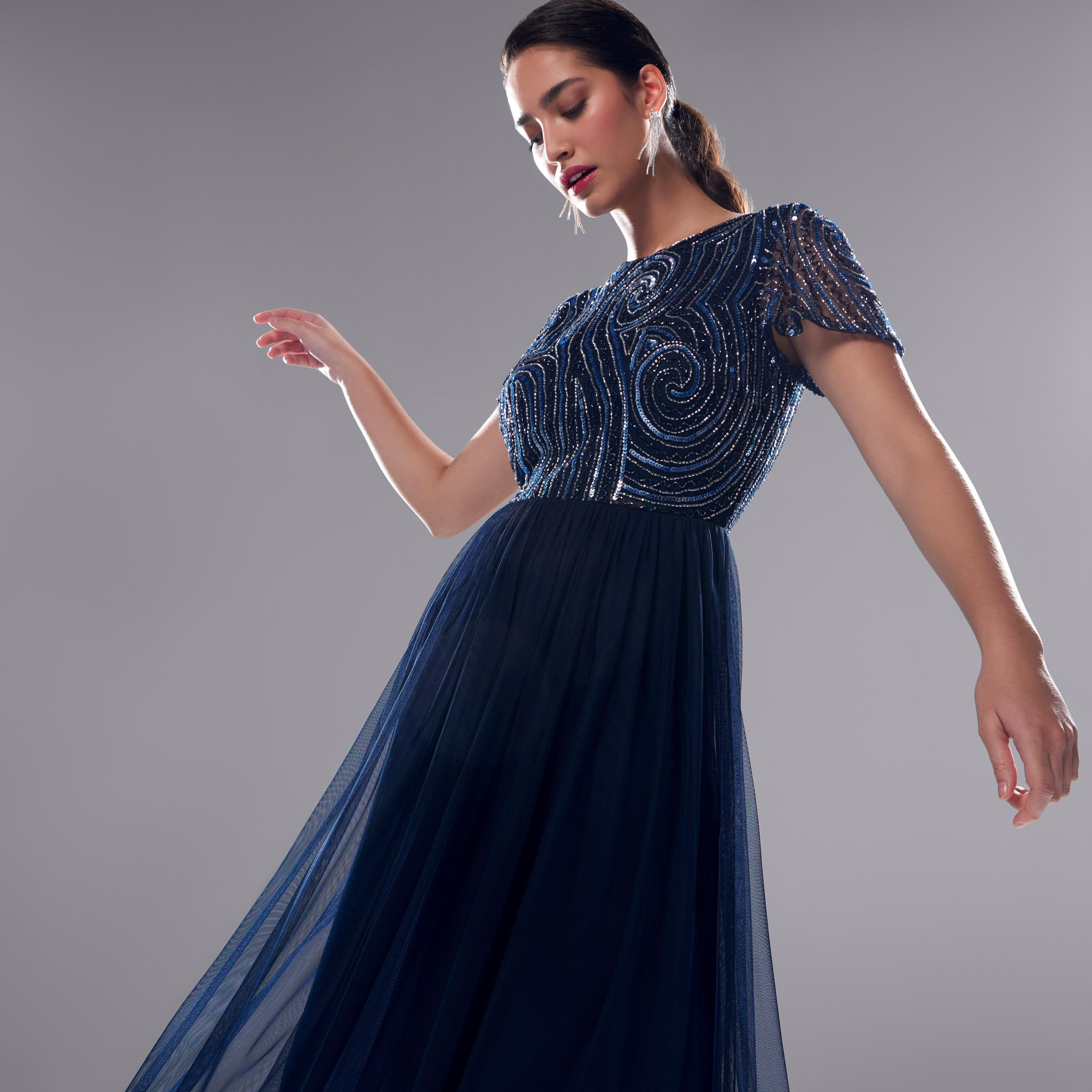 فستان طويل مزين بياقة مستديرة وأكمام قصيرة-women-clothing-dresses-image-5