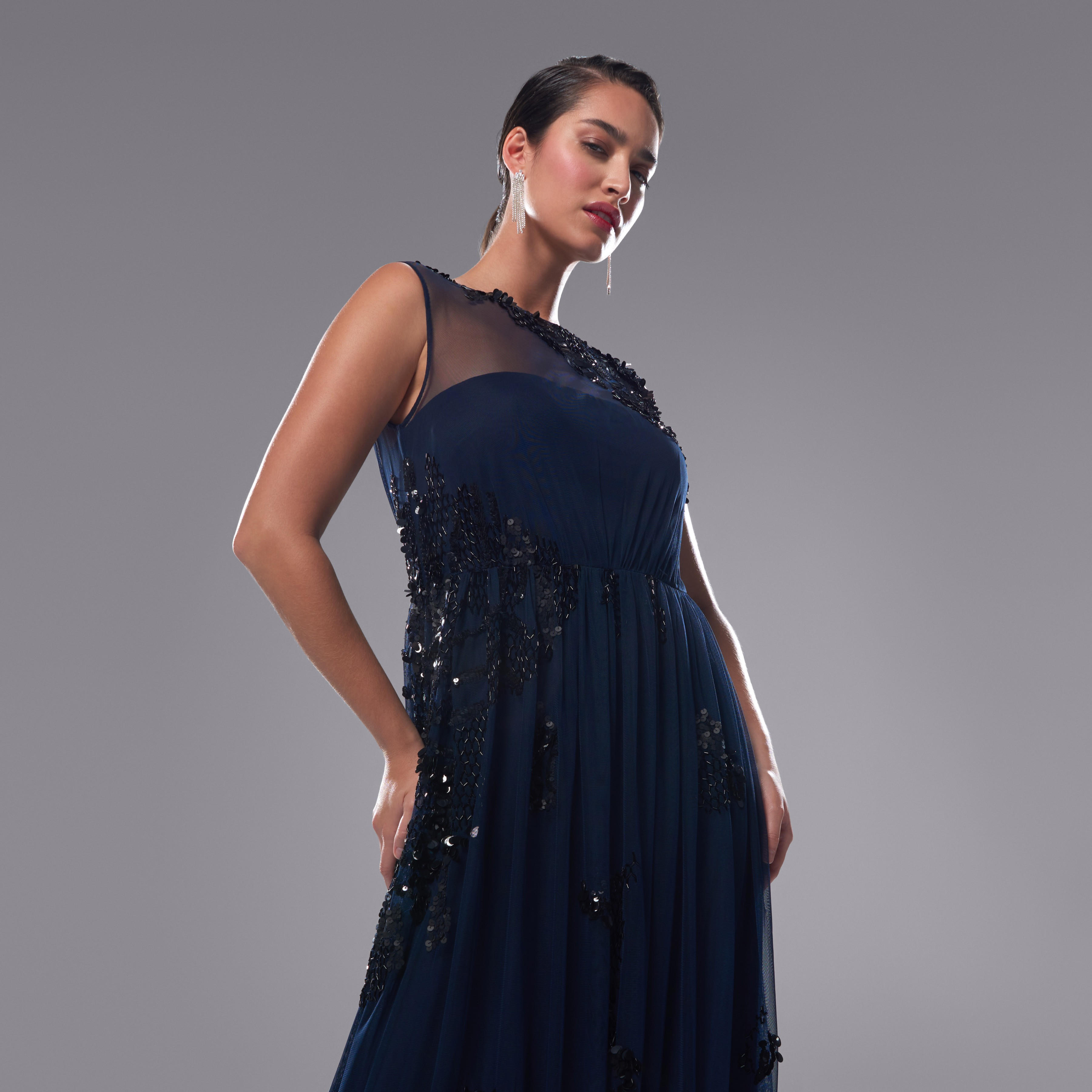 فستان طويل مزيّن دون أكمام بياقة مستديرة-women-clothing-dresses-image-5