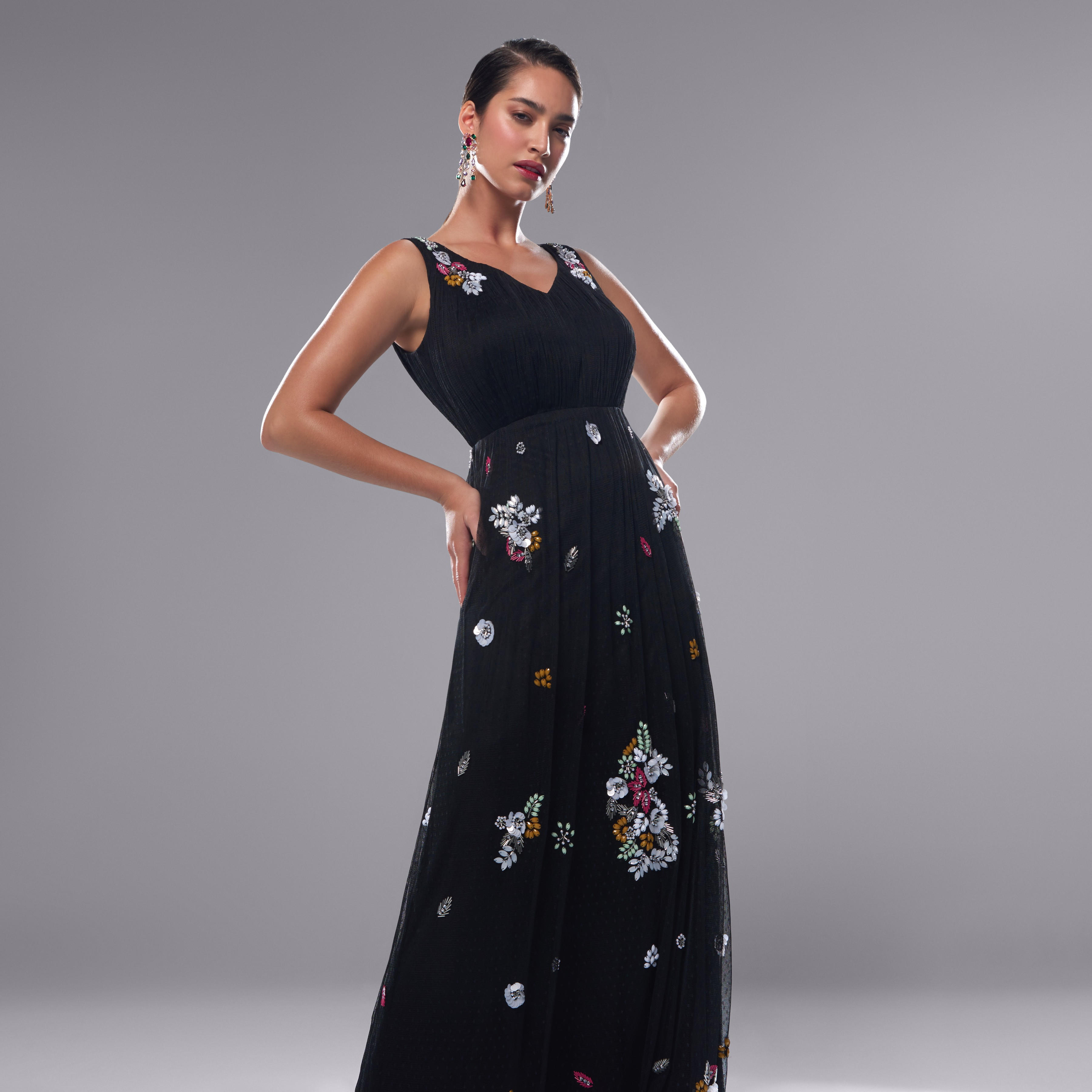 فستان طويل دون أكمام مزيّن بالأزهار مع ياقة v-women-clothing-dresses-image-5