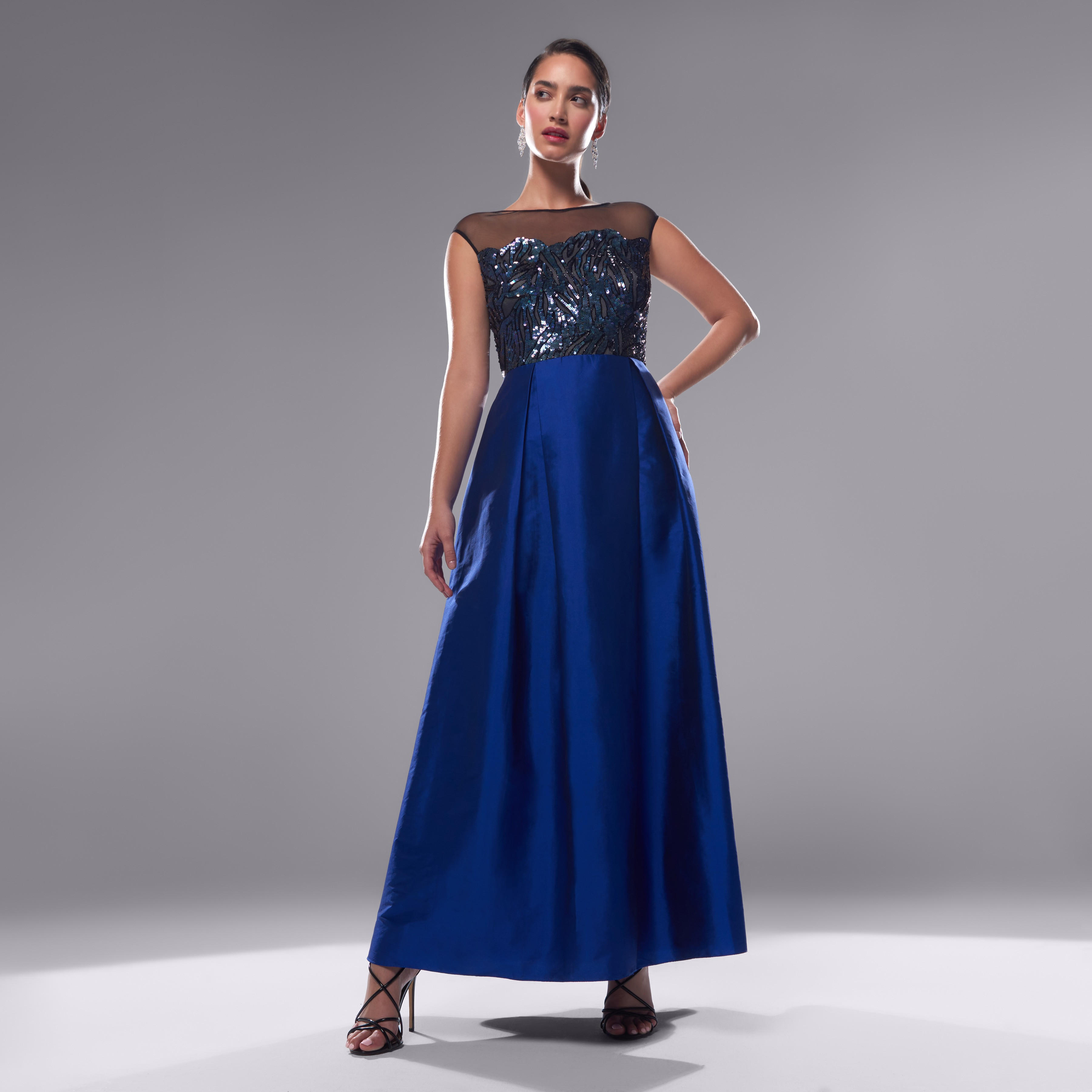 فستان طويل مزيّن دون أكمام بكُسرات-women-clothing-dresses-image-1