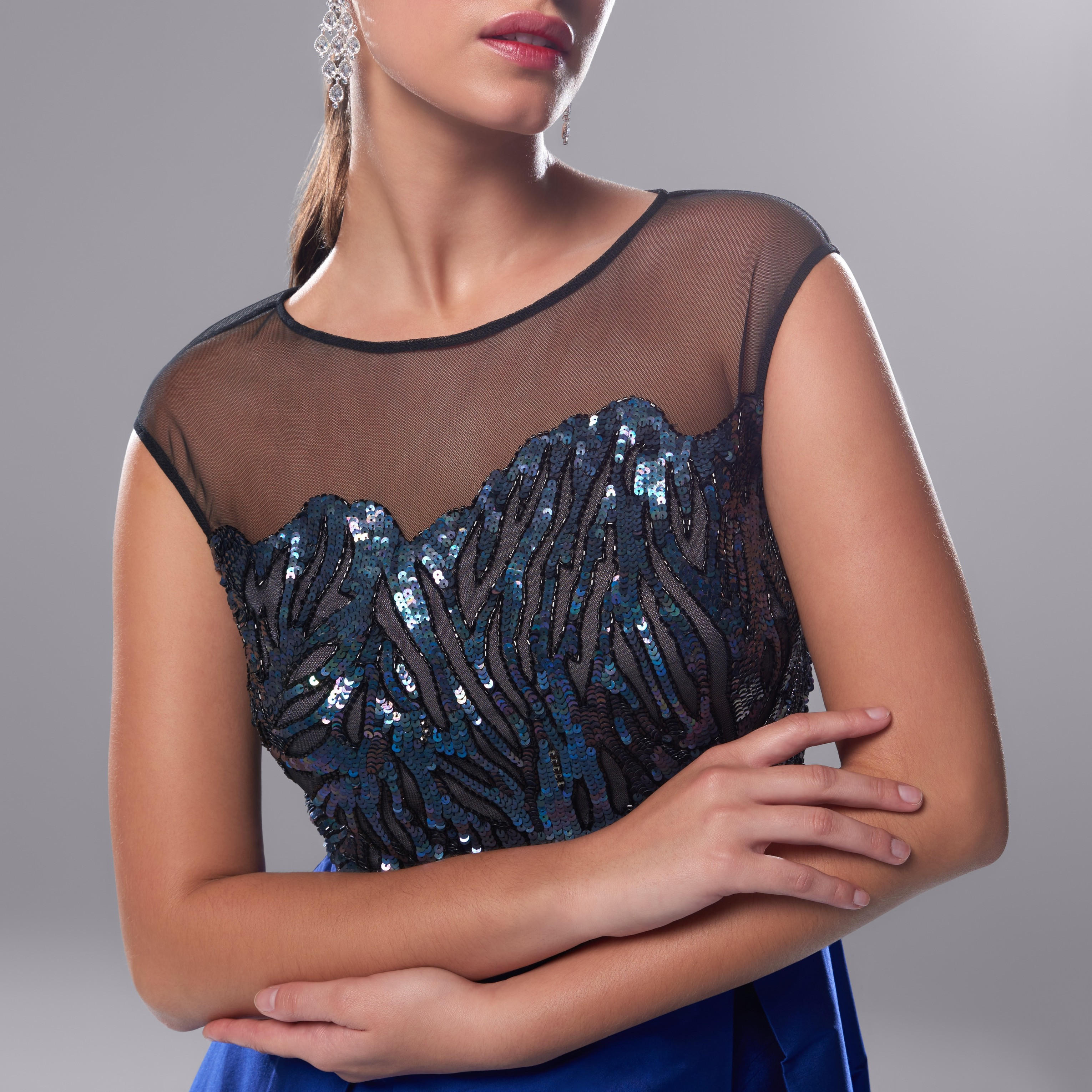 فستان طويل مزيّن دون أكمام بكُسرات-women-clothing-dresses-image-4