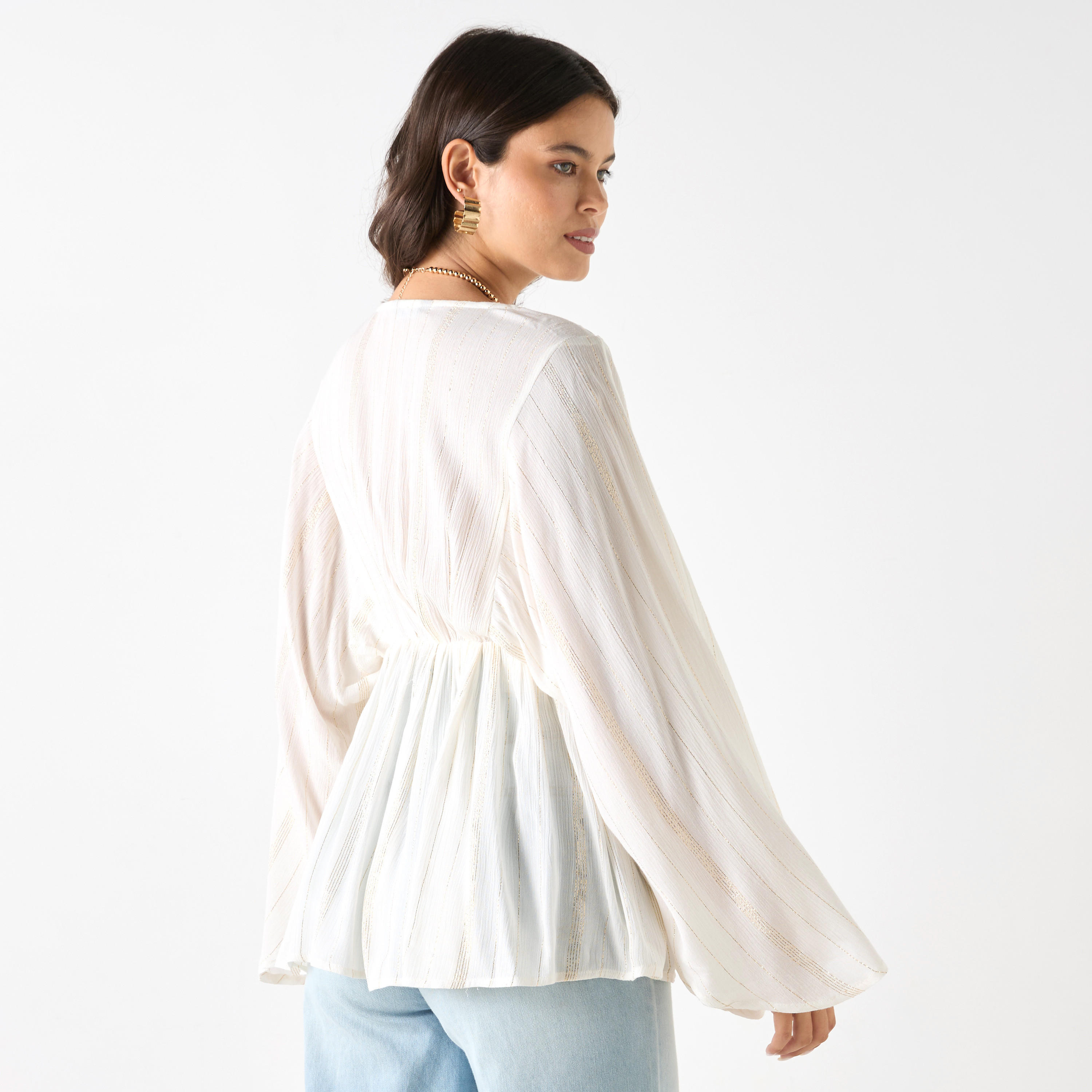 بلوزة مطرزة بياقة V وأكمام جرس طويلة-women-clothing-shirtsandblouses-blouses-image-3