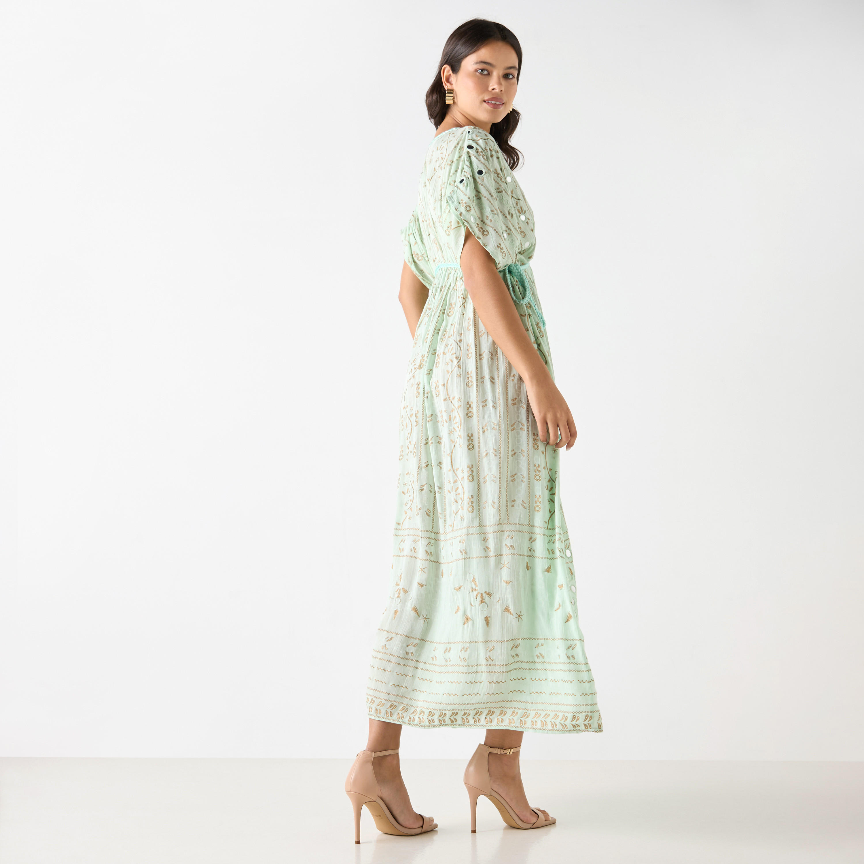 فستان طويل بياقة V وطبعات وتفاصيل عاكسة-women-clothing-dresses-image-3