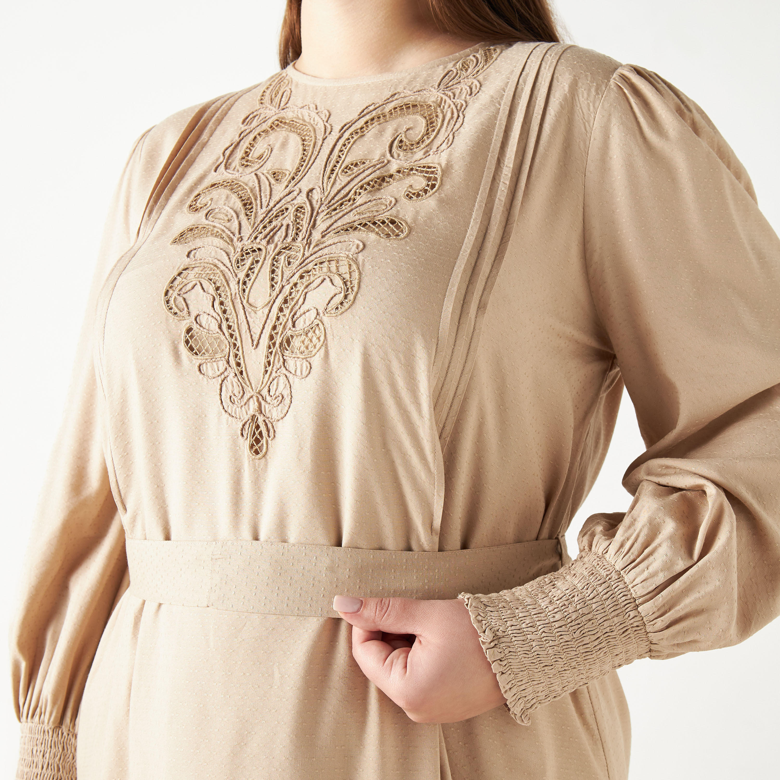 فستان إيه لاين ميدي مطرز بأكمام طويلة وحزام رباط-women-clothing-dresses-image-4
