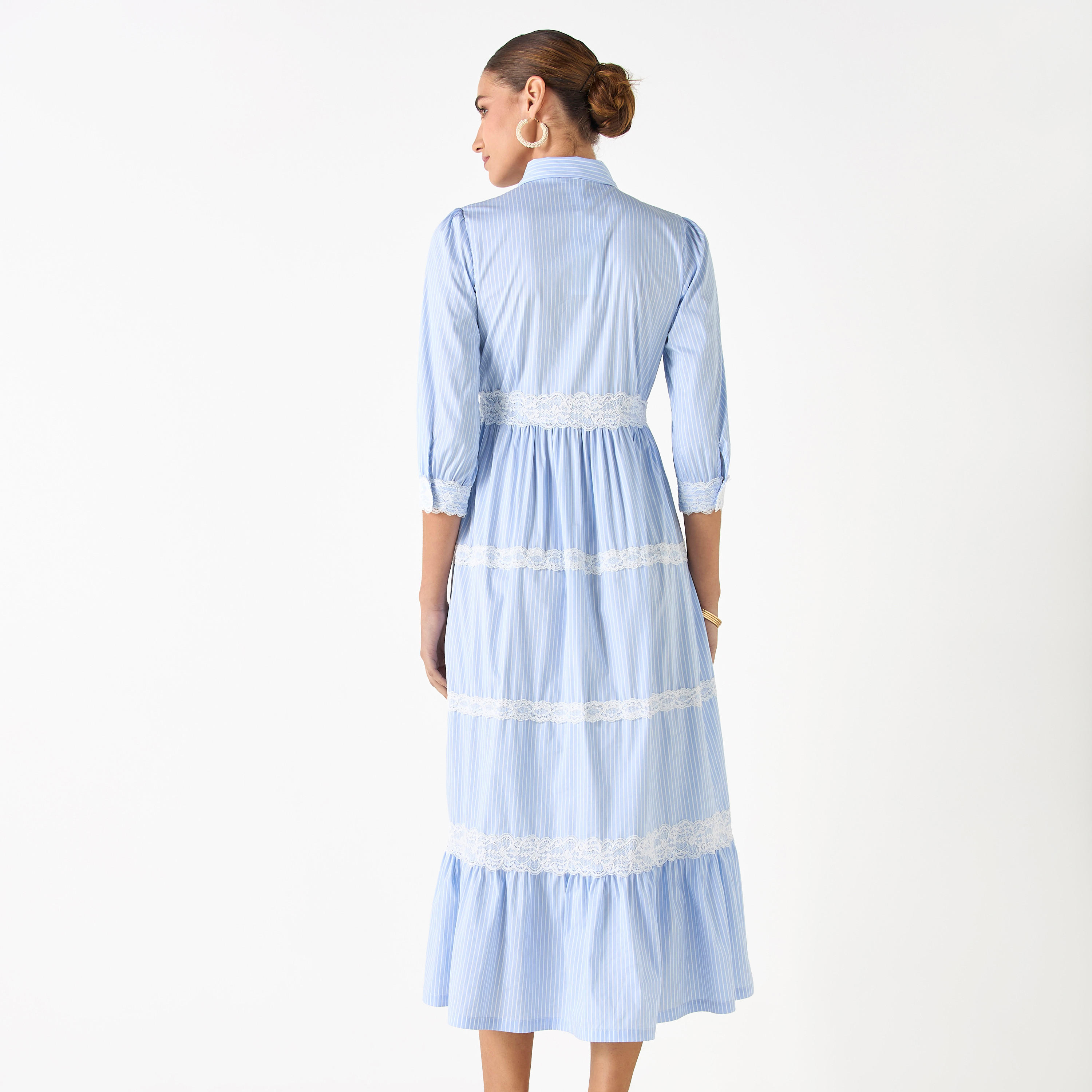 فستان مقلّم متعدد الطبقات بياقة عادية وأزرار إغلاق وتفاصيل دانتيل-women-clothing-dresses-image-3
