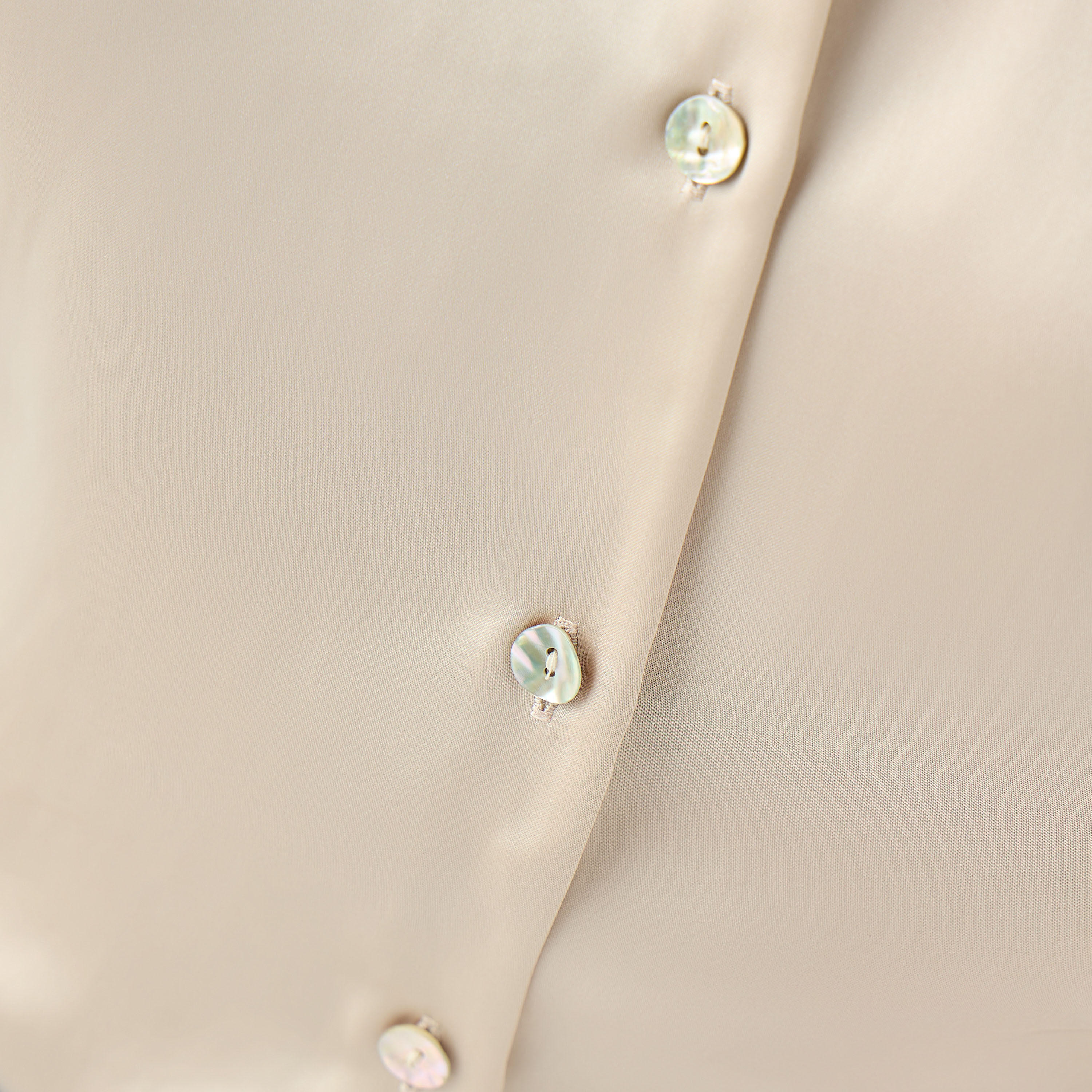 قميص ساتان بقصة عادية وياقة-women-clothing-shirtsandblouses-shirts-image-1