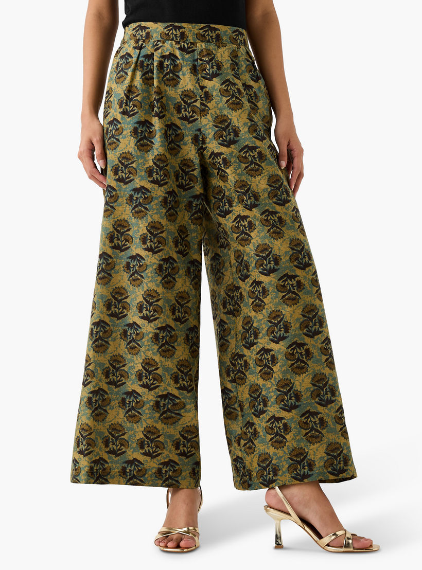 بنطلون بالازو بقصة مريحة وخصر مرن وطبعة زهور-women-clothing-bottoms-trousers-image-1