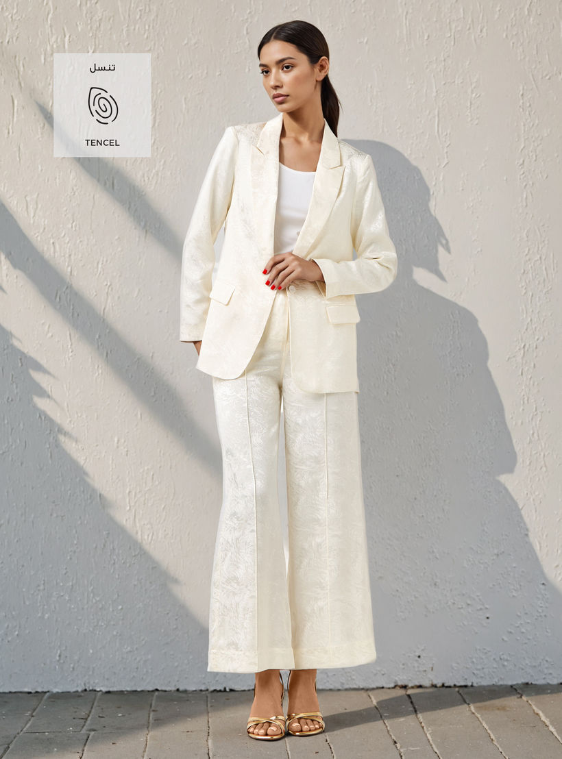 جاكيت بليزر جاكار بارز الملمس بياقة مطوية وجيوب-women-clothing-coatsandjackets-blazers-image-2