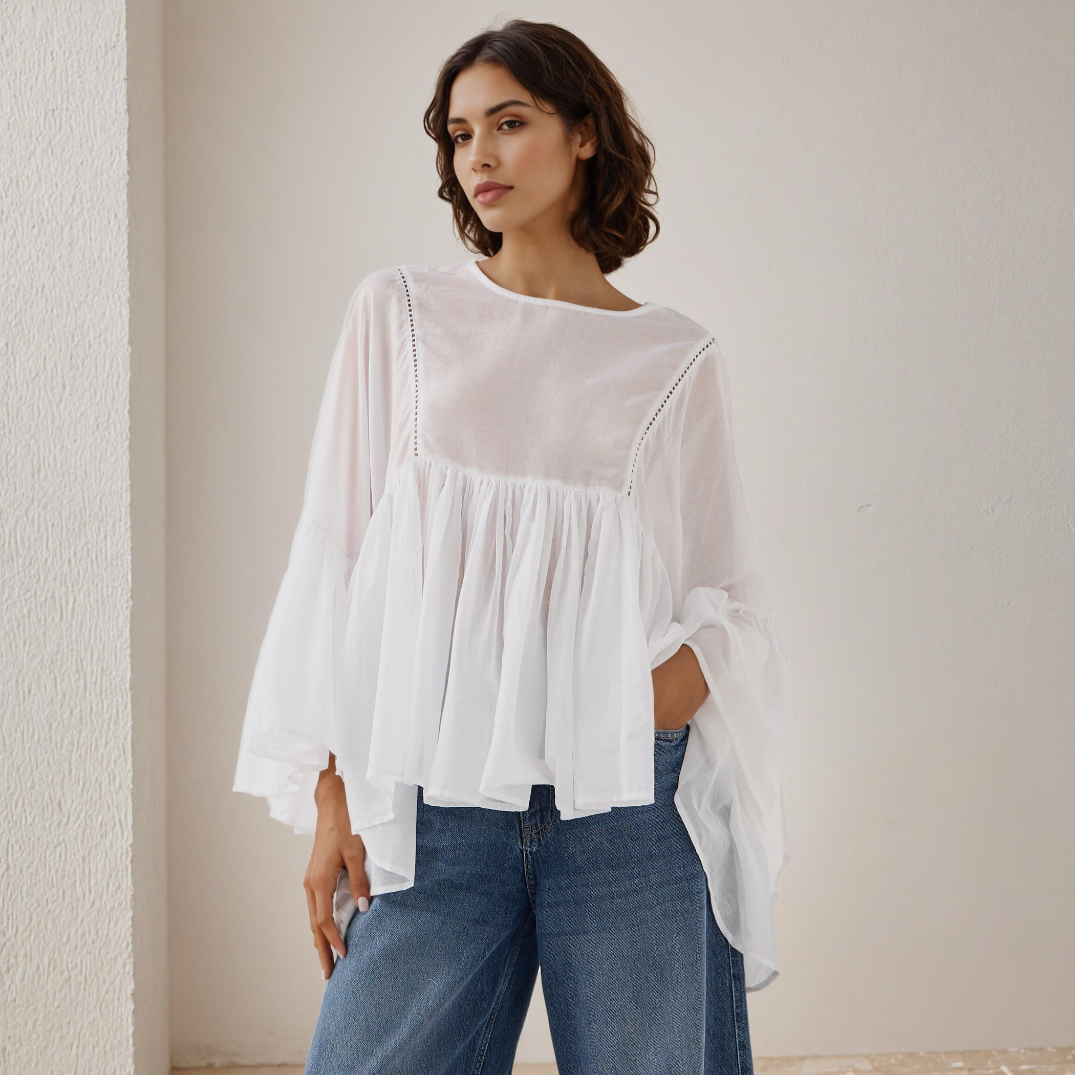 بلوزة قطن بأكمام واسعة وتفاصيل دانتيل-women-clothing-shirtsandblouses-blouses-image-1