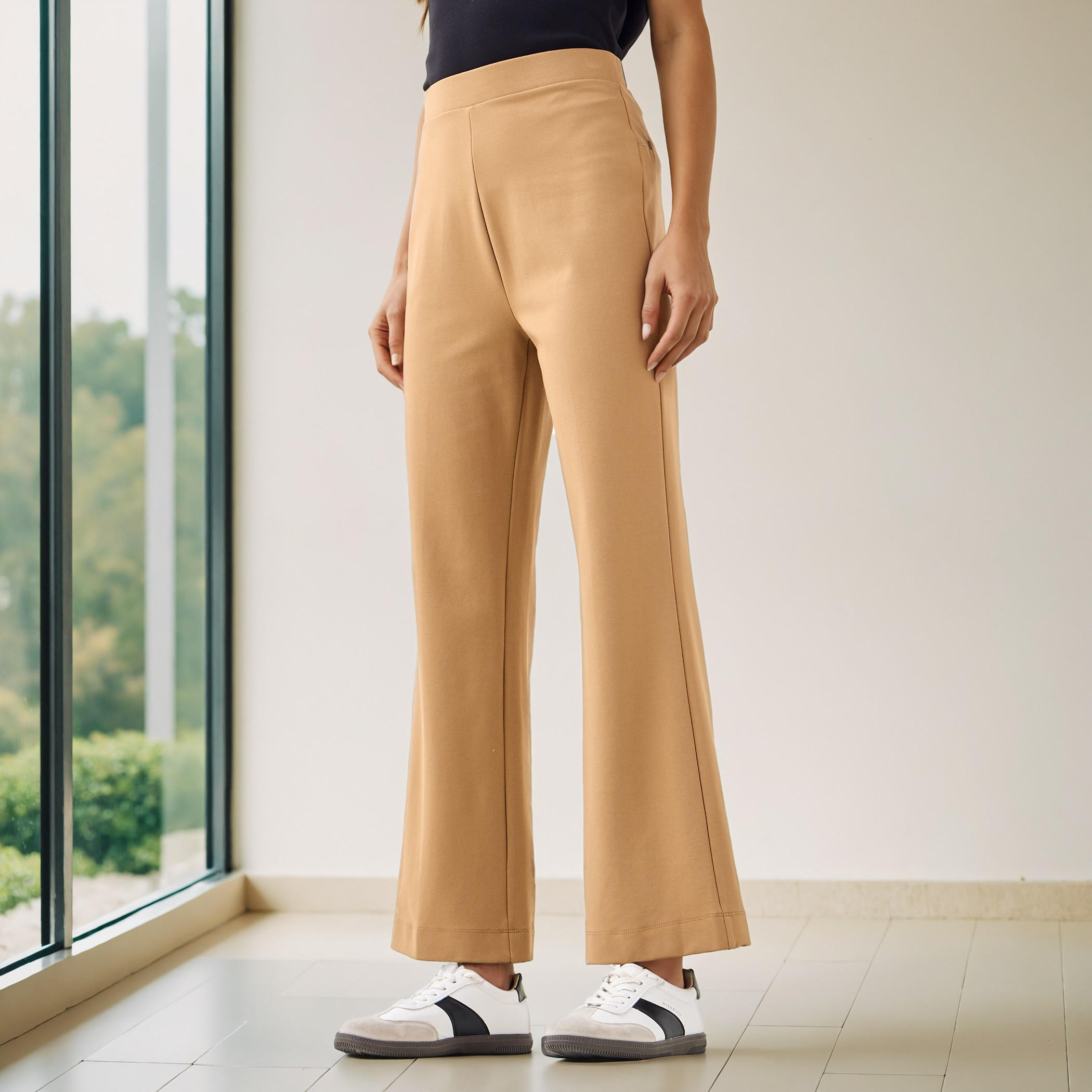 بنطلون بونتي بقصّة بوت ليج وخصر مطاطي -women-clothing-bottoms-trousers-image-5