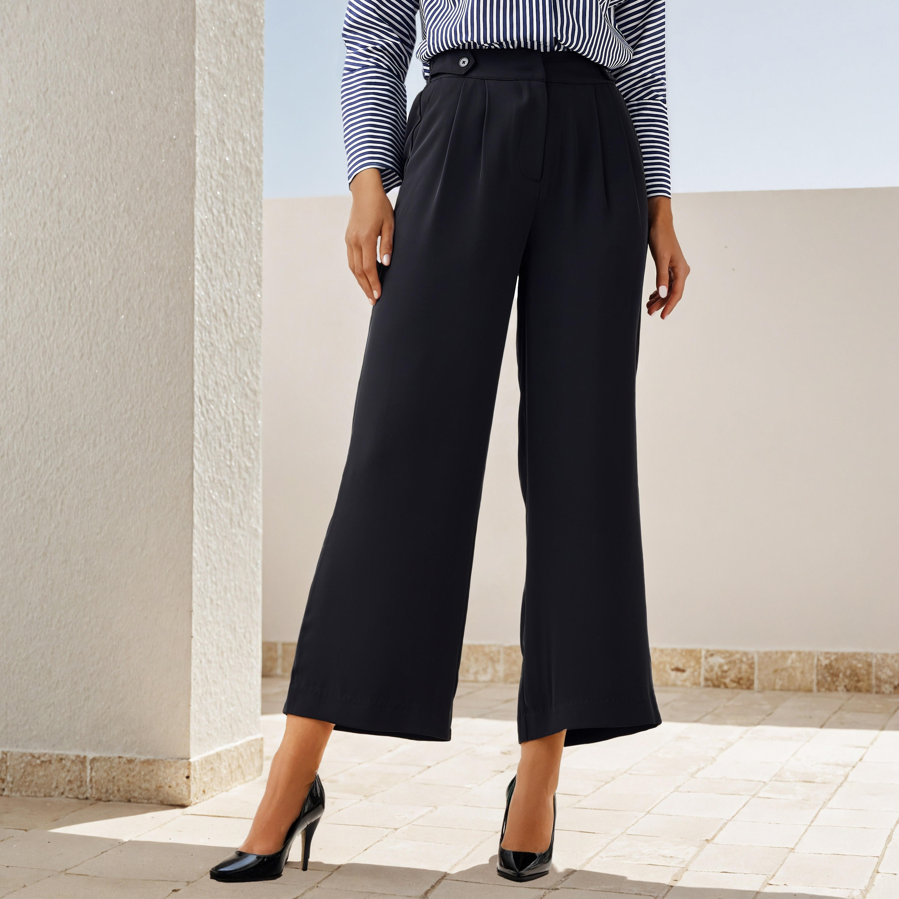 بنطلون بقصة عادية وكسرات-women-clothing-bottoms-trousers-image-5