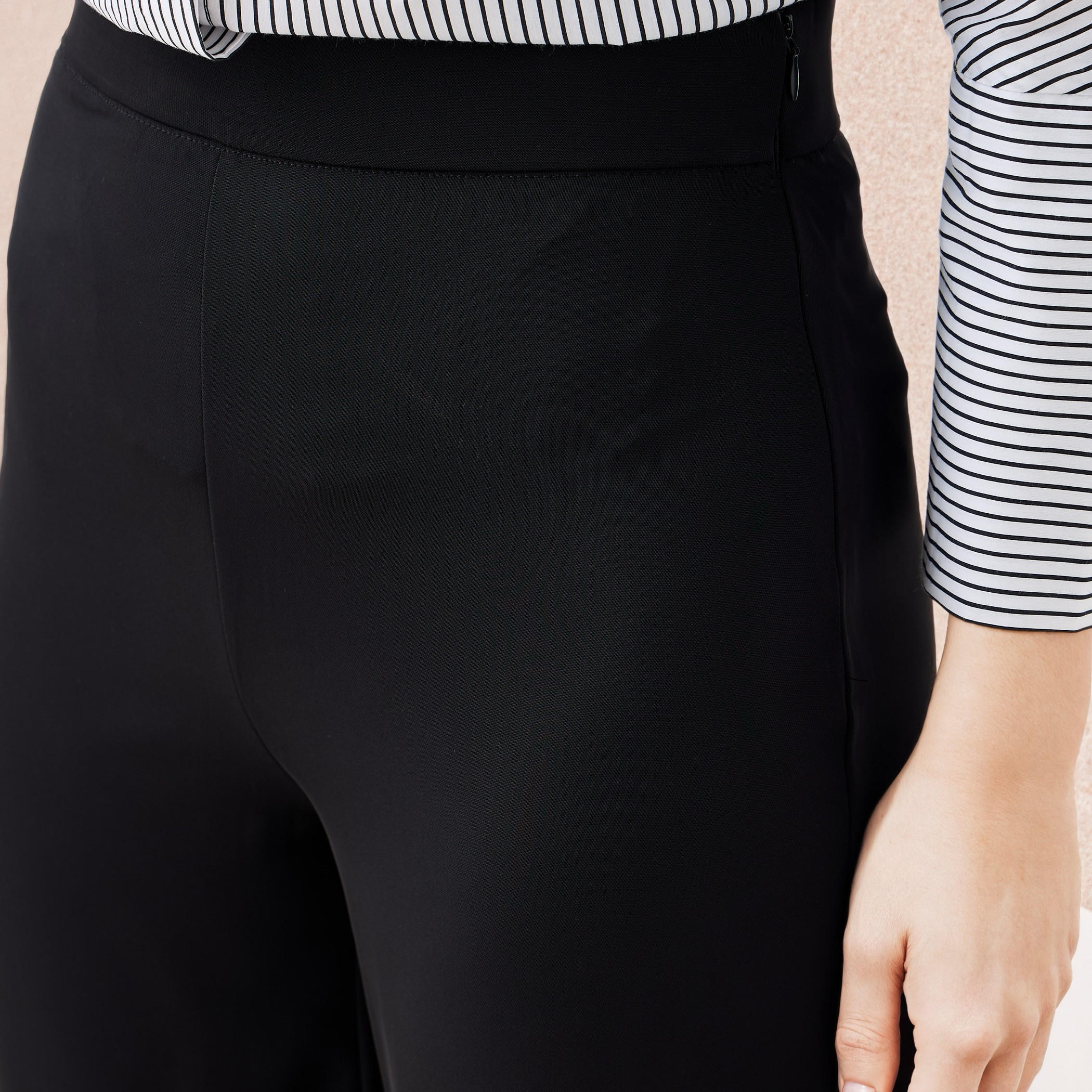 بنطلون قصير بقصة عادية-women-clothing-bottoms-trousers-image-2