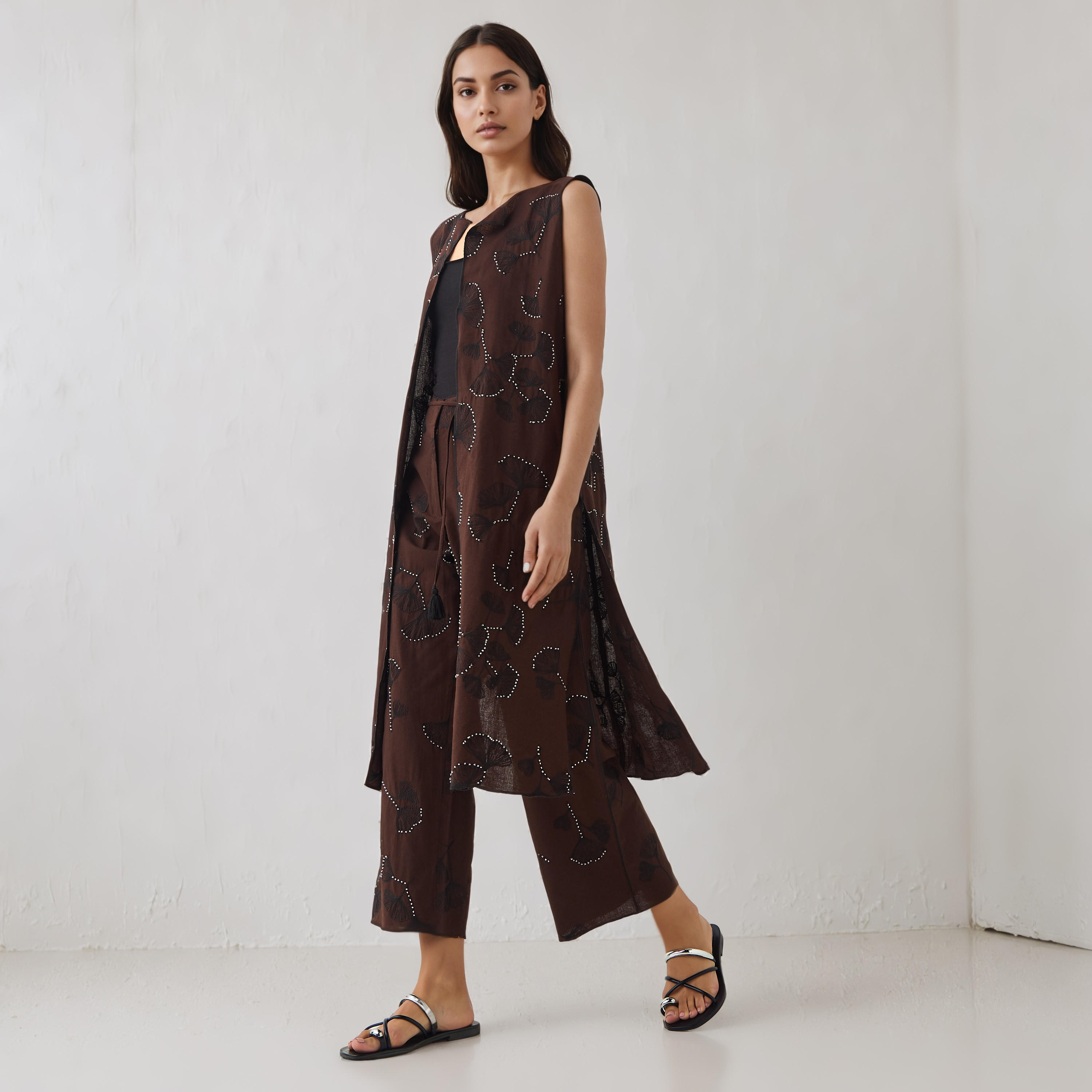 سترة طويلة مطرزة بدون أكمام-women-clothing-shirtsandblouses-blouses-image-4