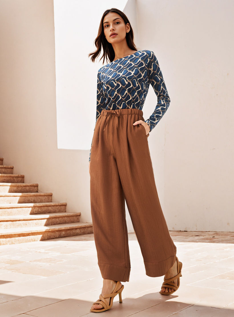 بنطلون بقصة مريحة وملمس بارز-women-clothing-trousers-image-2