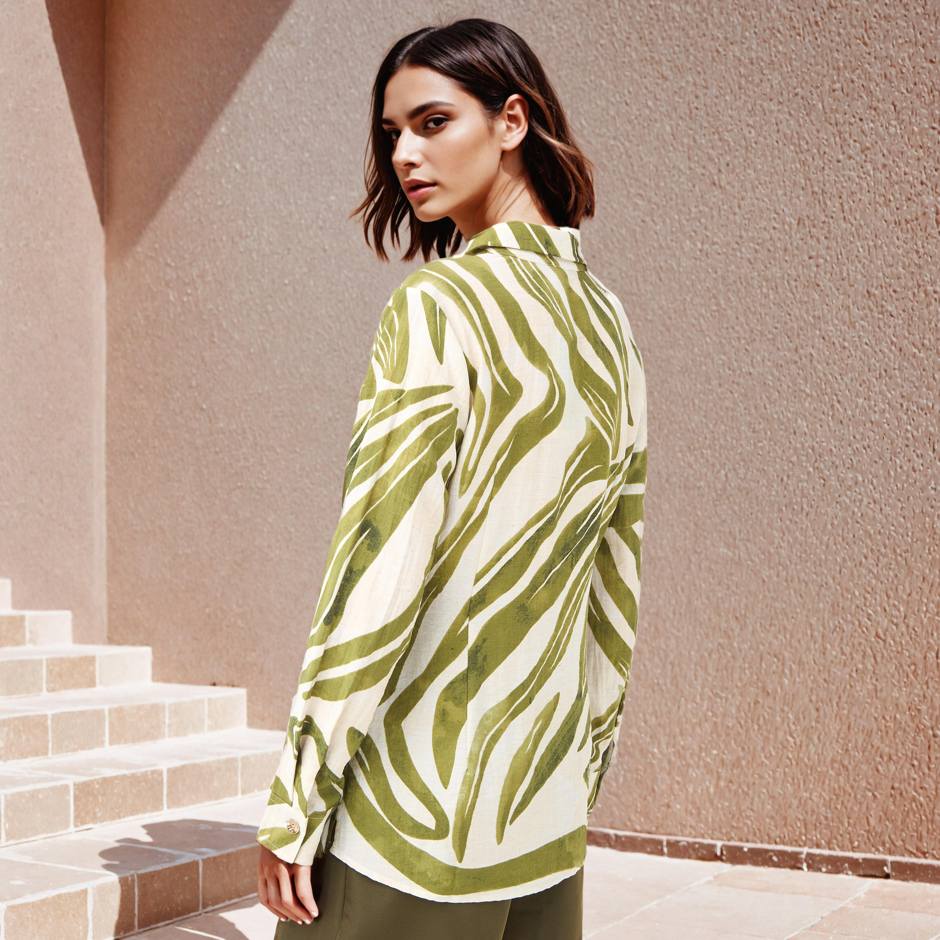 بلوزة ملفوفة بقصّة مريحة وطبعات-women-clothing-shirtsandblouses-blouses-image-3