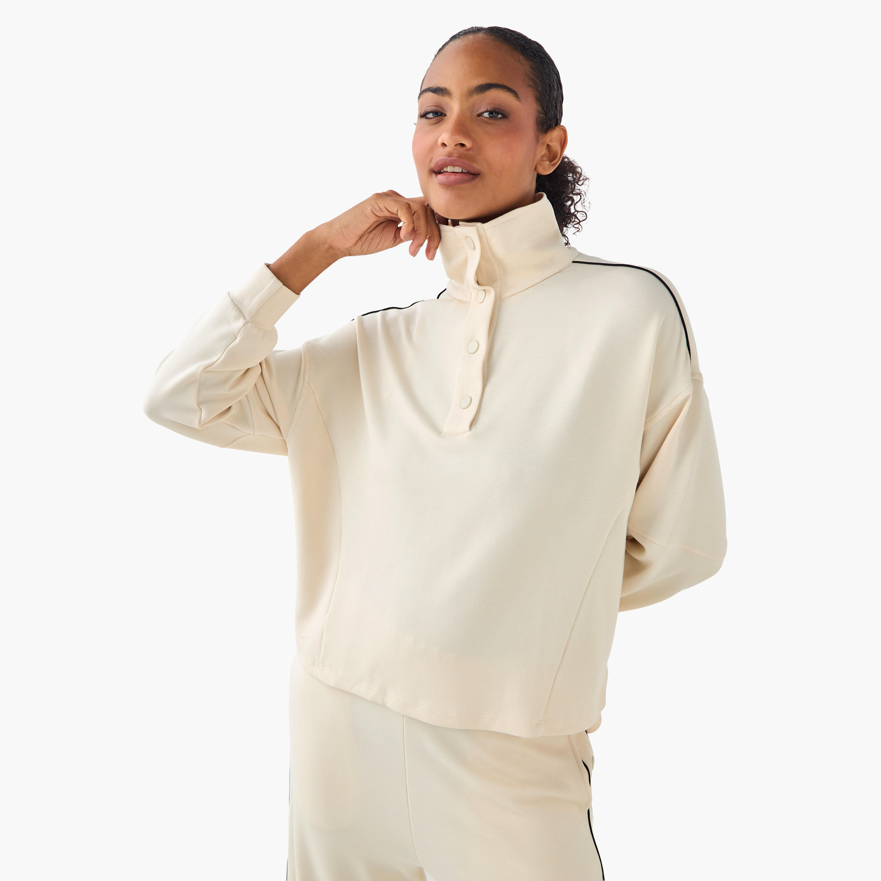 High Neck Travel Jacket with Long Sleeves-women-winterwear-coatsandjackets-jackets-image-1