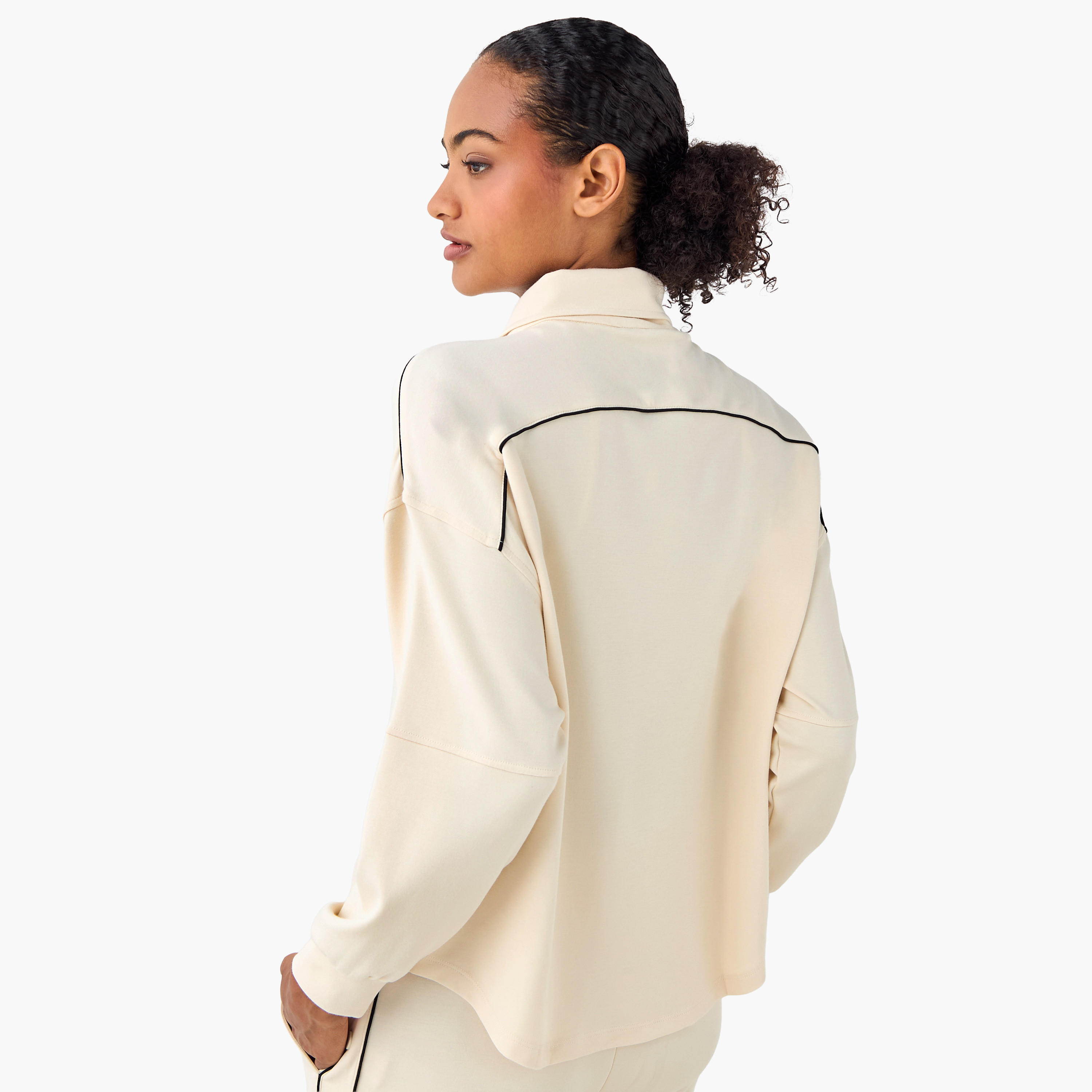 High Neck Travel Jacket with Long Sleeves-women-winterwear-coatsandjackets-jackets-image-3