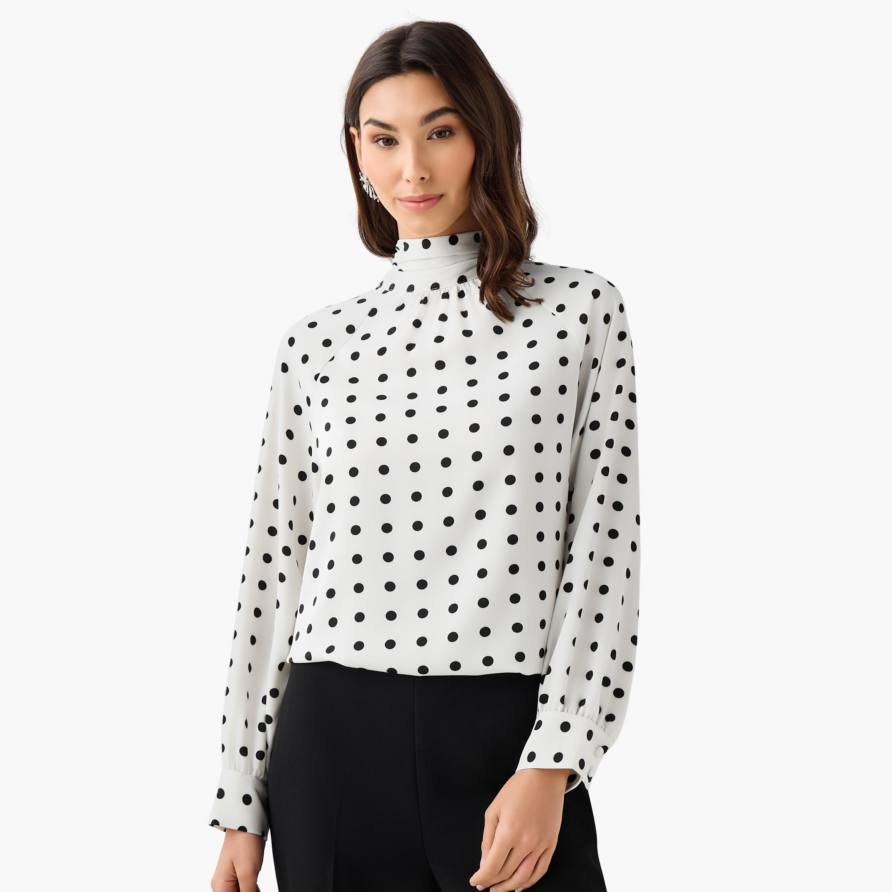 بلوزة بقصة عادية وطبعات وتفاصيل ياقة وشاح-women-clothing-shirtsandblouses-blouses-image-3