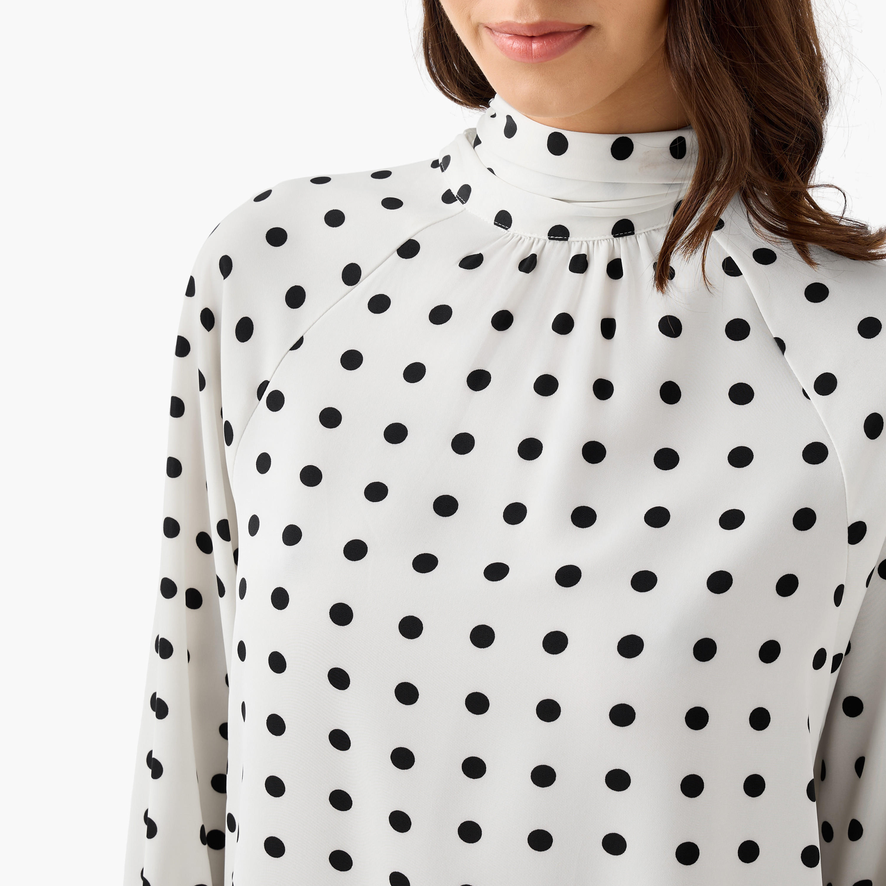 بلوزة بقصة عادية وطبعات وتفاصيل ياقة وشاح-women-clothing-shirtsandblouses-blouses-image-4