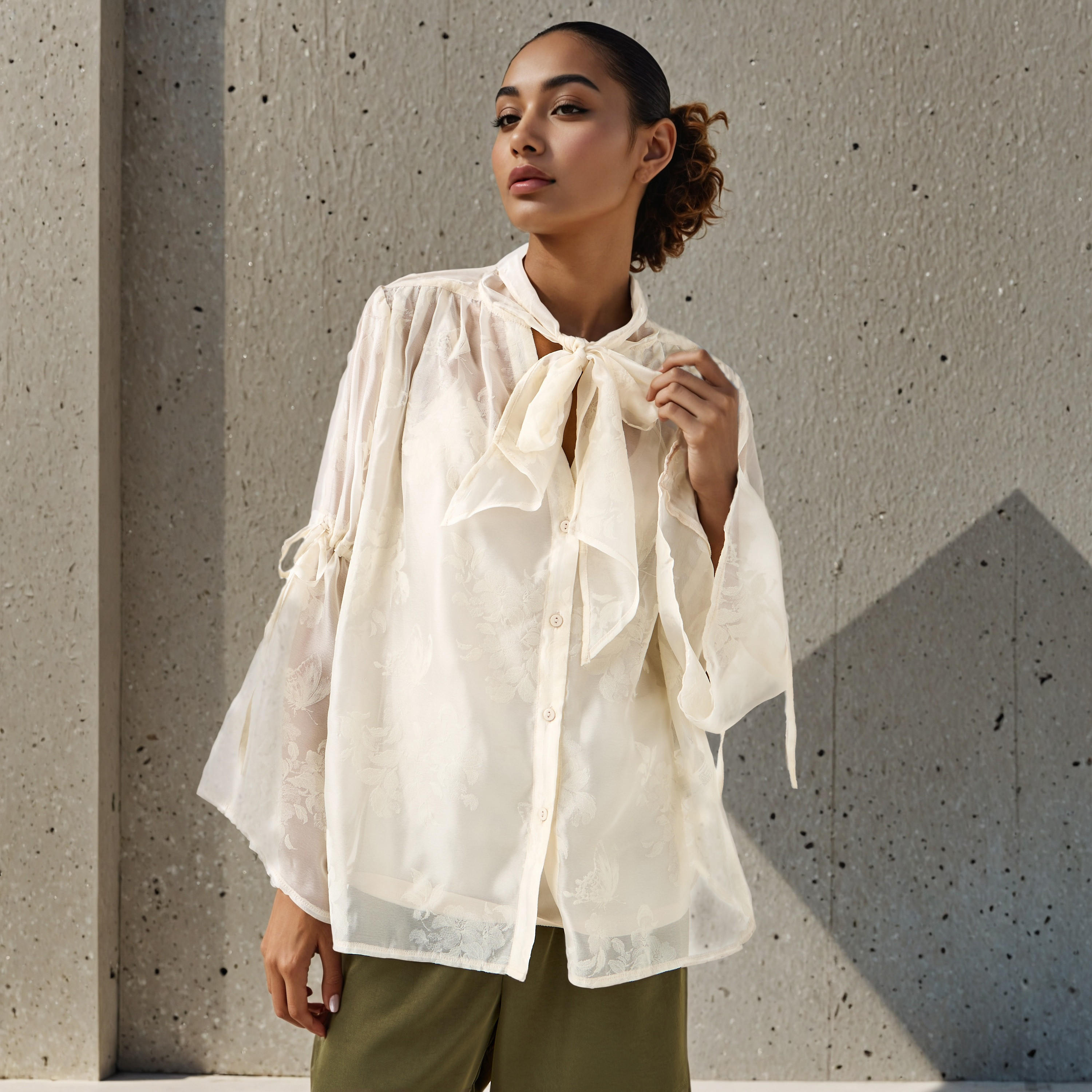 بلوزة بياقة فيونكة وتفاصيل رباط-women-clothing-shirtsandblouses-blouses-image-6