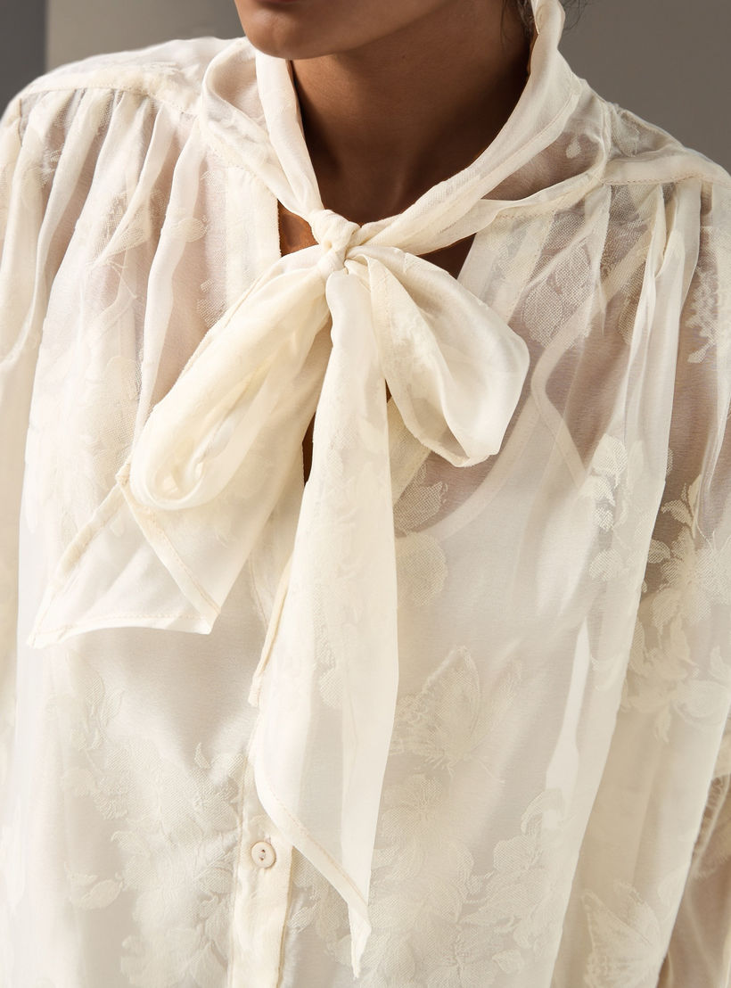 بلوزة بياقة فيونكة وتفاصيل رباط-women-clothing-shirtsandblouses-blouses-image-1