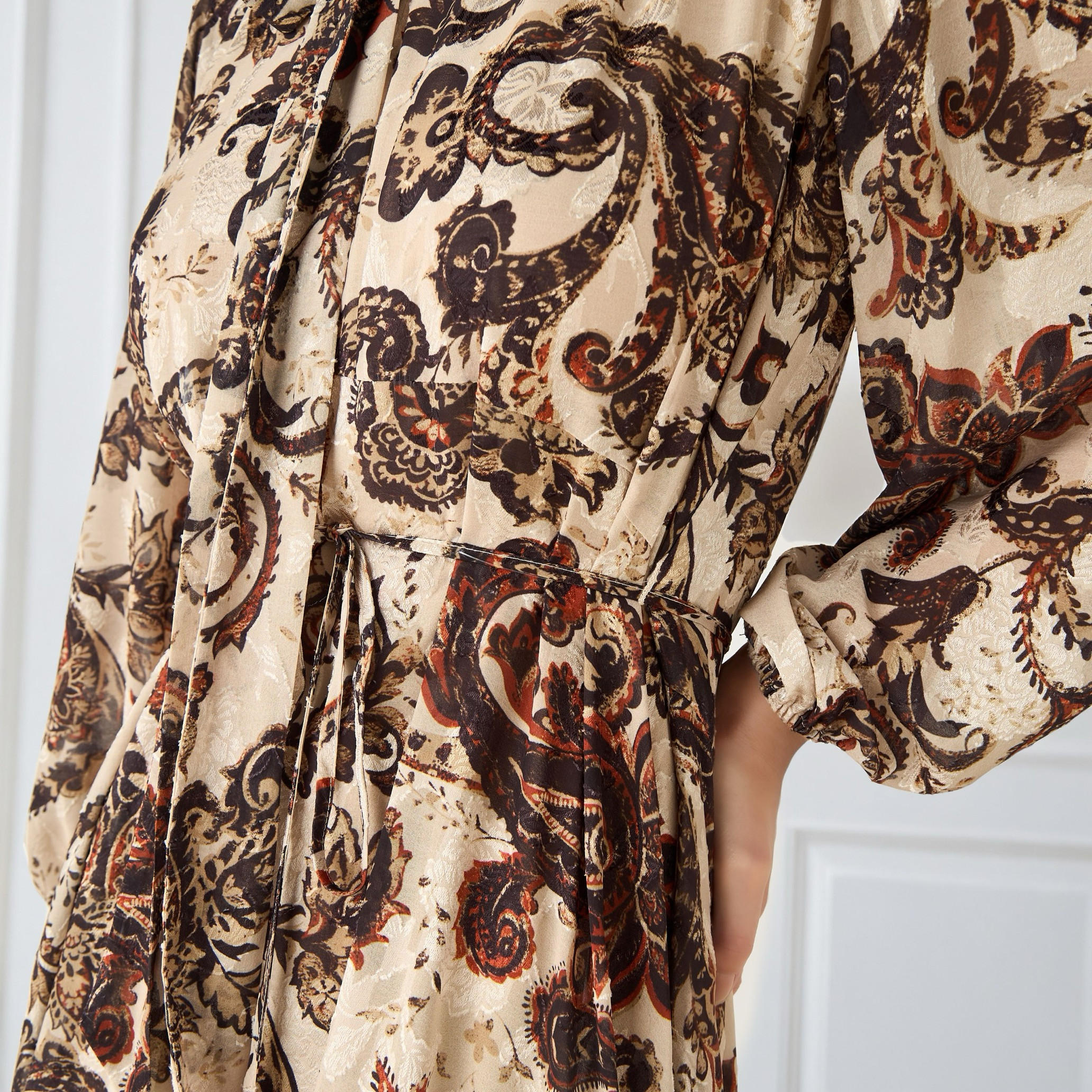 فستان ميدي بطبعات وياقة ربط-women-clothing-dresses-image-1