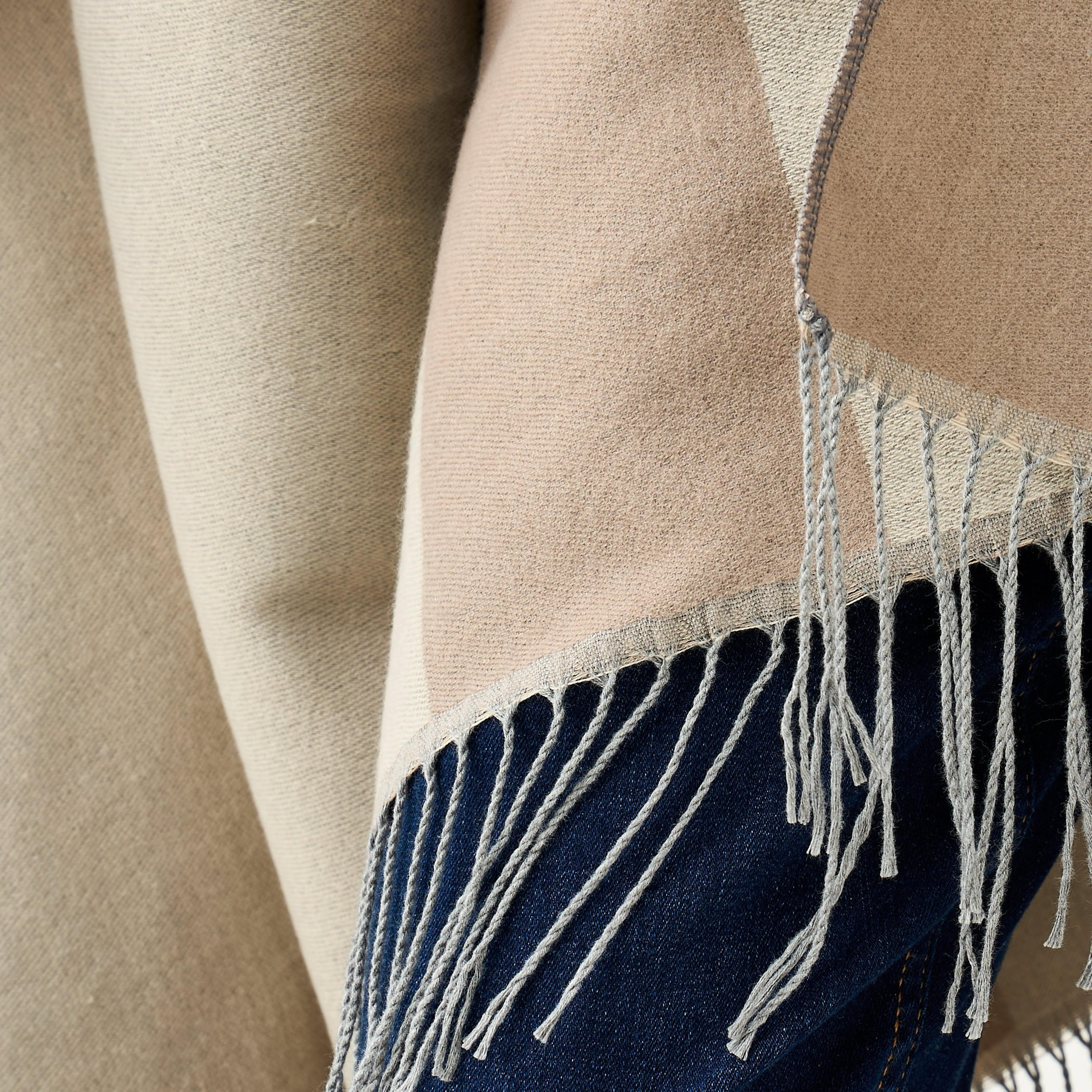 بونشو جاكار بتفاصيل شراشيب-women-winterwear-cardigansandjumpers-cardigans-image-6