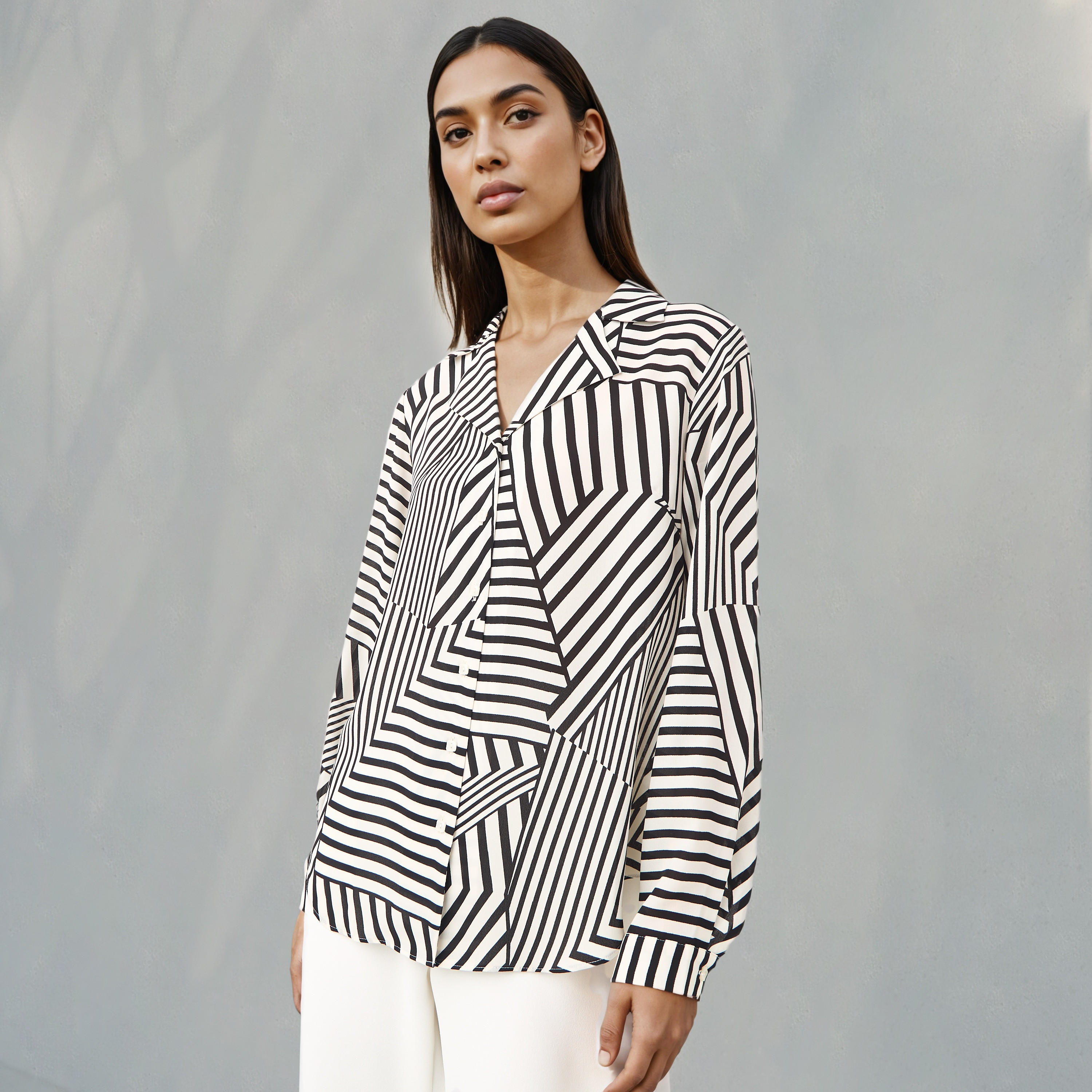 قميص بياقة مطوية وطبعات-women-clothing-shirtsandblouses-shirts-image-6