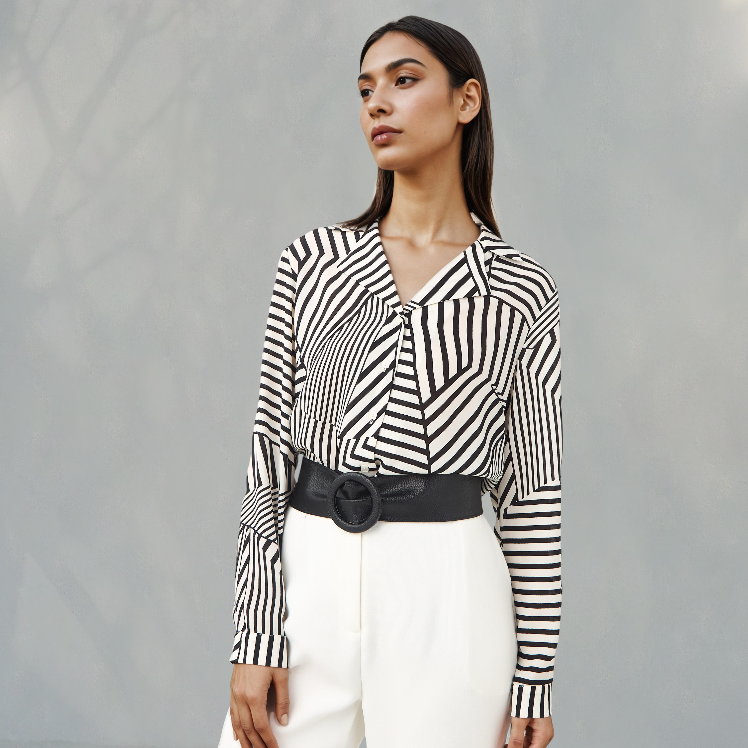 قميص بياقة مطوية وطبعات-women-clothing-shirtsandblouses-shirts-image-4